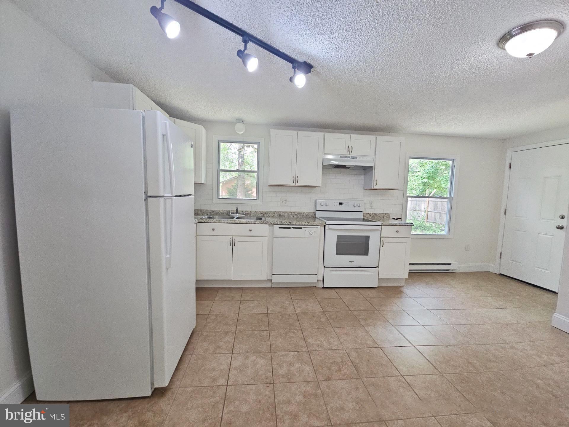 5906 VINE DRIVE