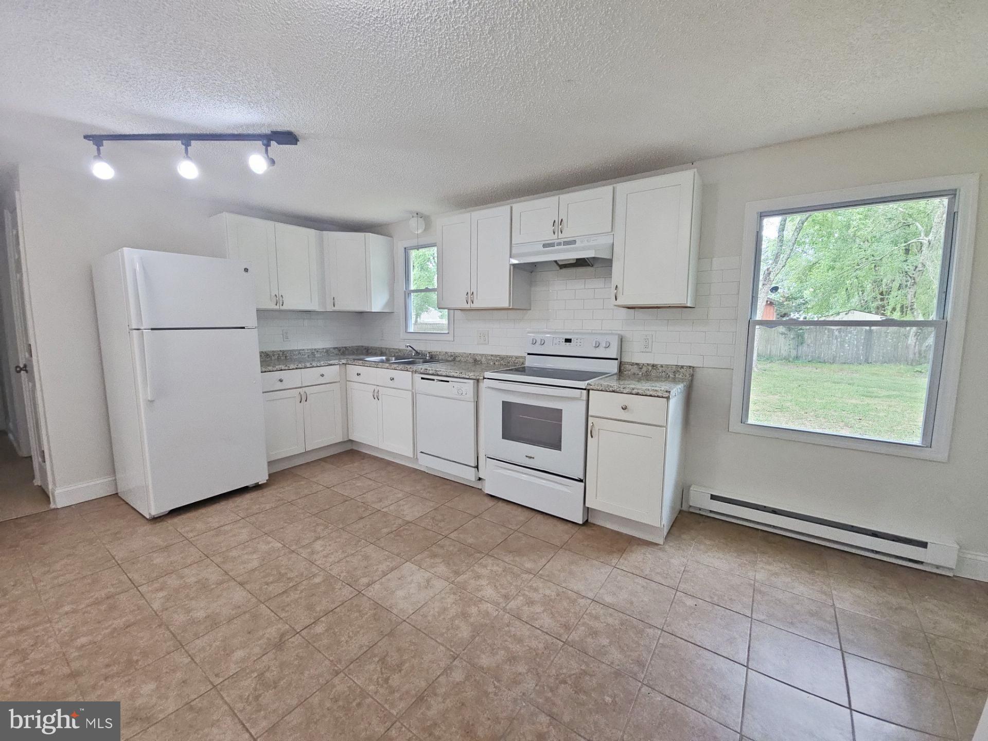 5906 VINE DRIVE