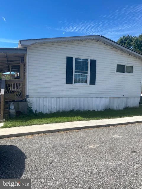 11 E Aztec Street