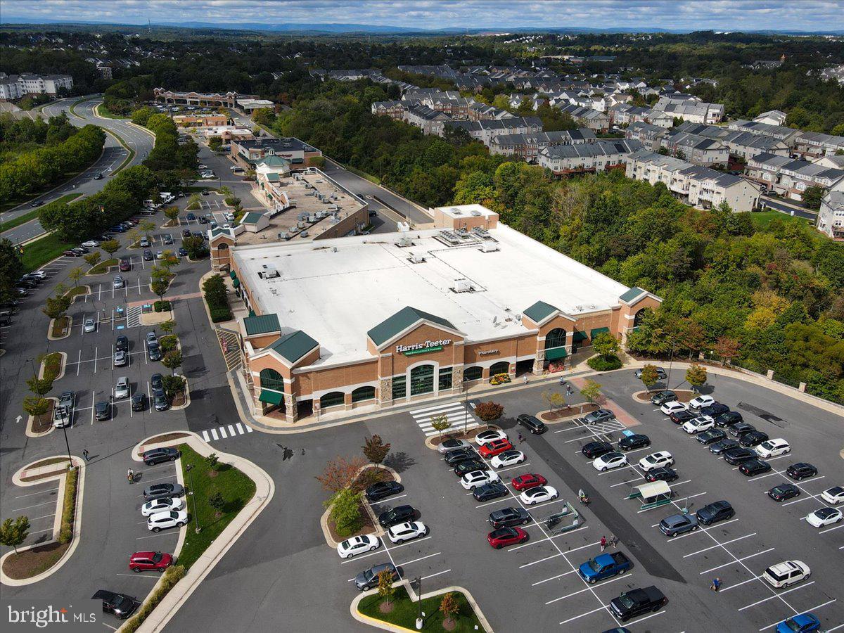 LOUDOUN PLACE - Residential