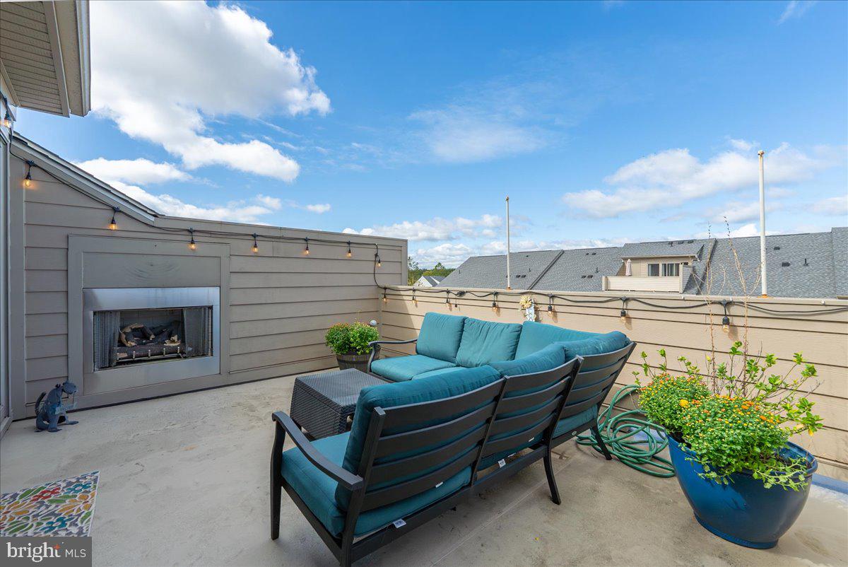 LOUDOUN PLACE - Residential