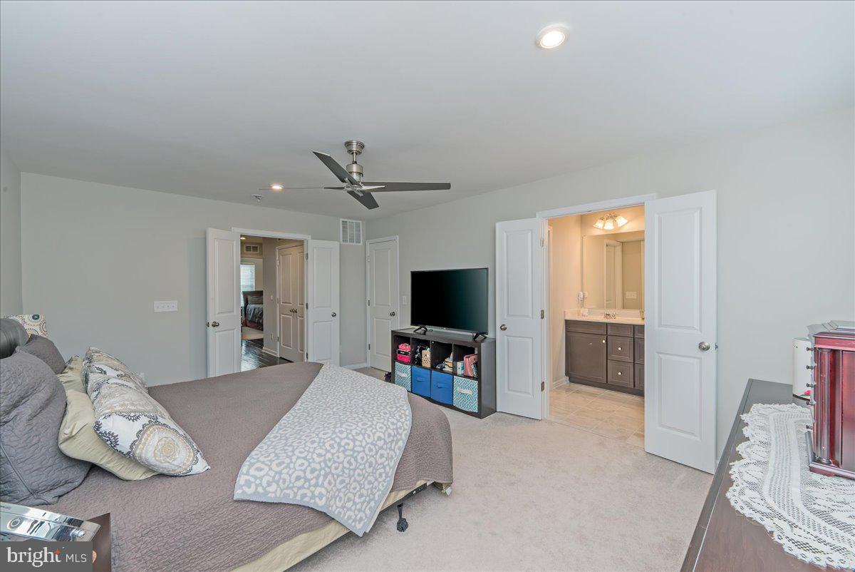 LOUDOUN PLACE - Residential