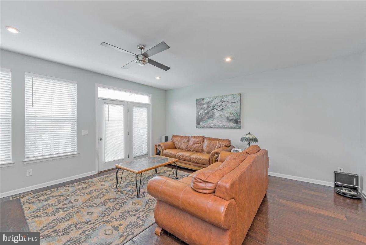 LOUDOUN PLACE - Residential