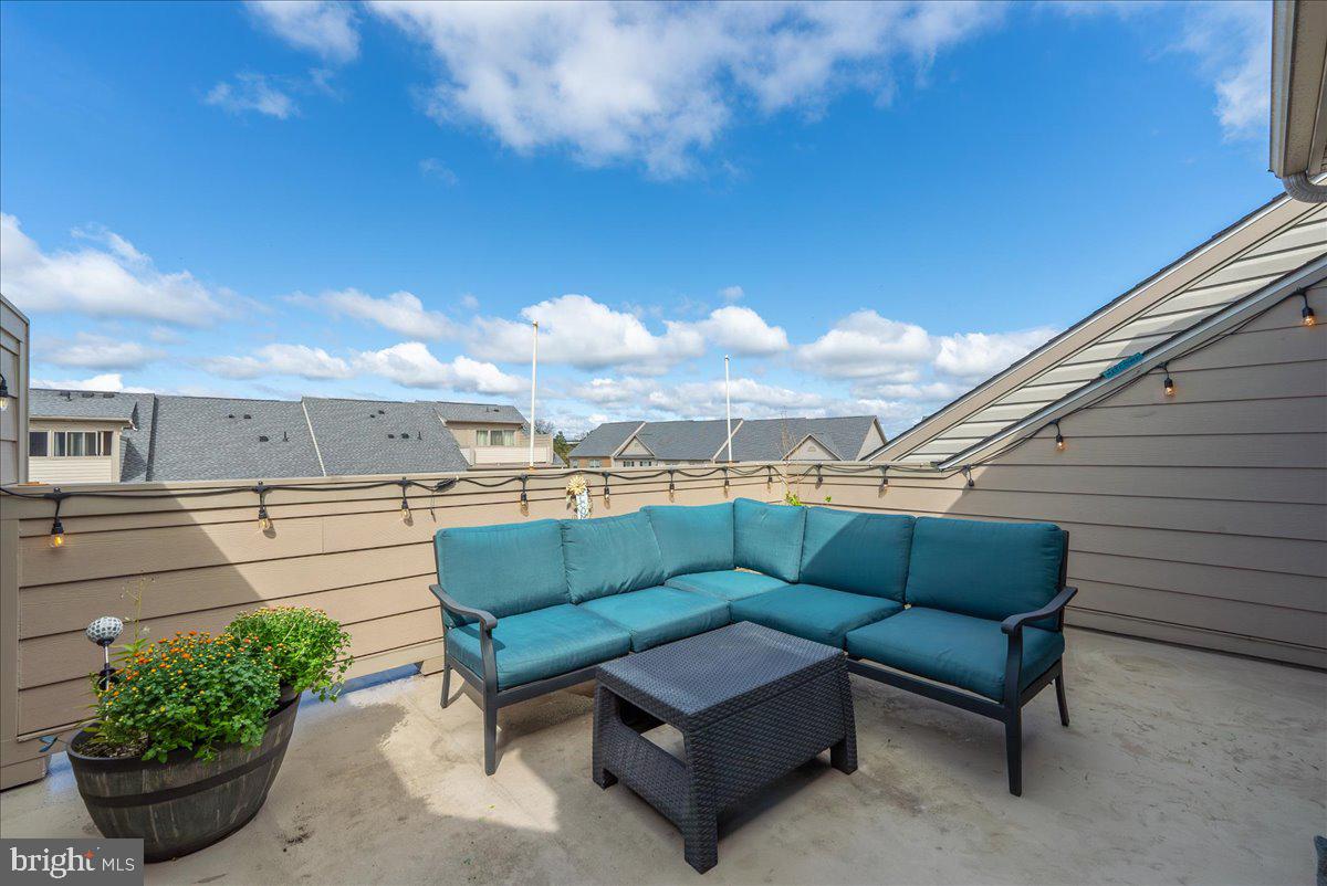 LOUDOUN PLACE - Residential