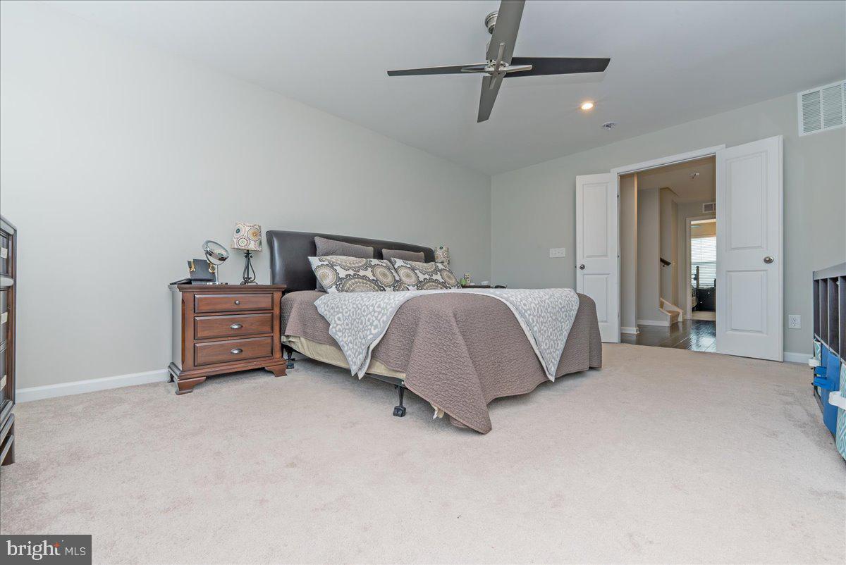 LOUDOUN PLACE - Residential