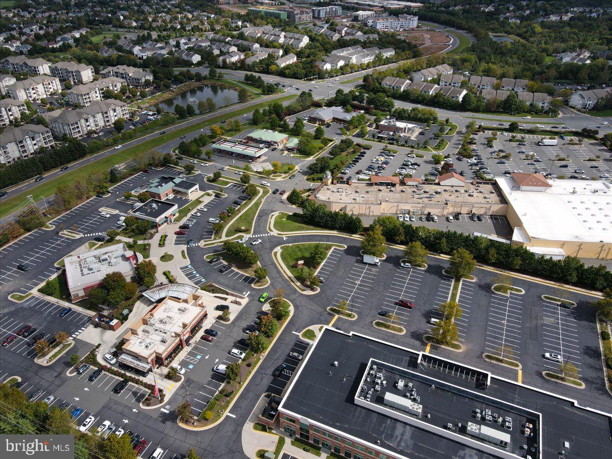 LOUDOUN PLACE - Residential