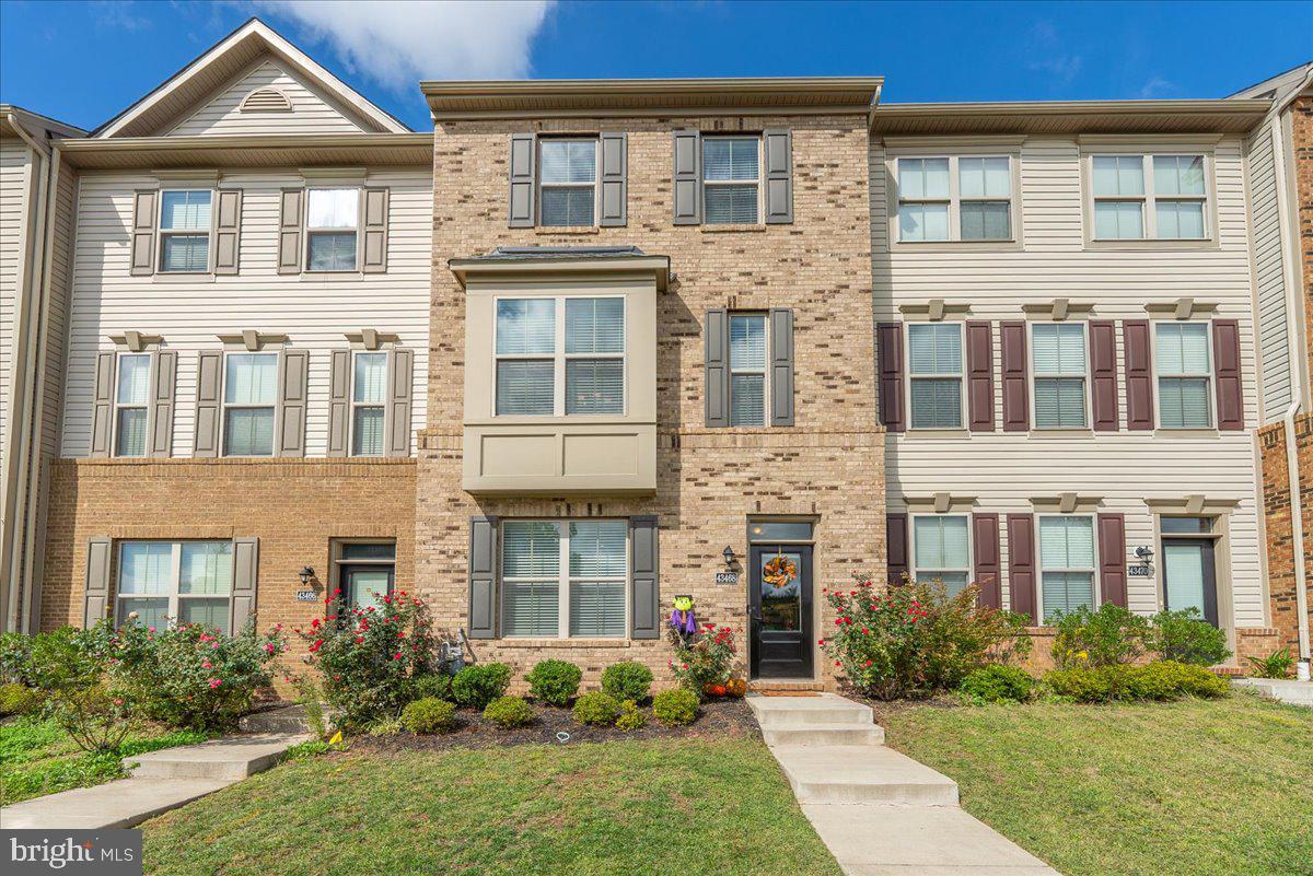 LOUDOUN PLACE - Residential