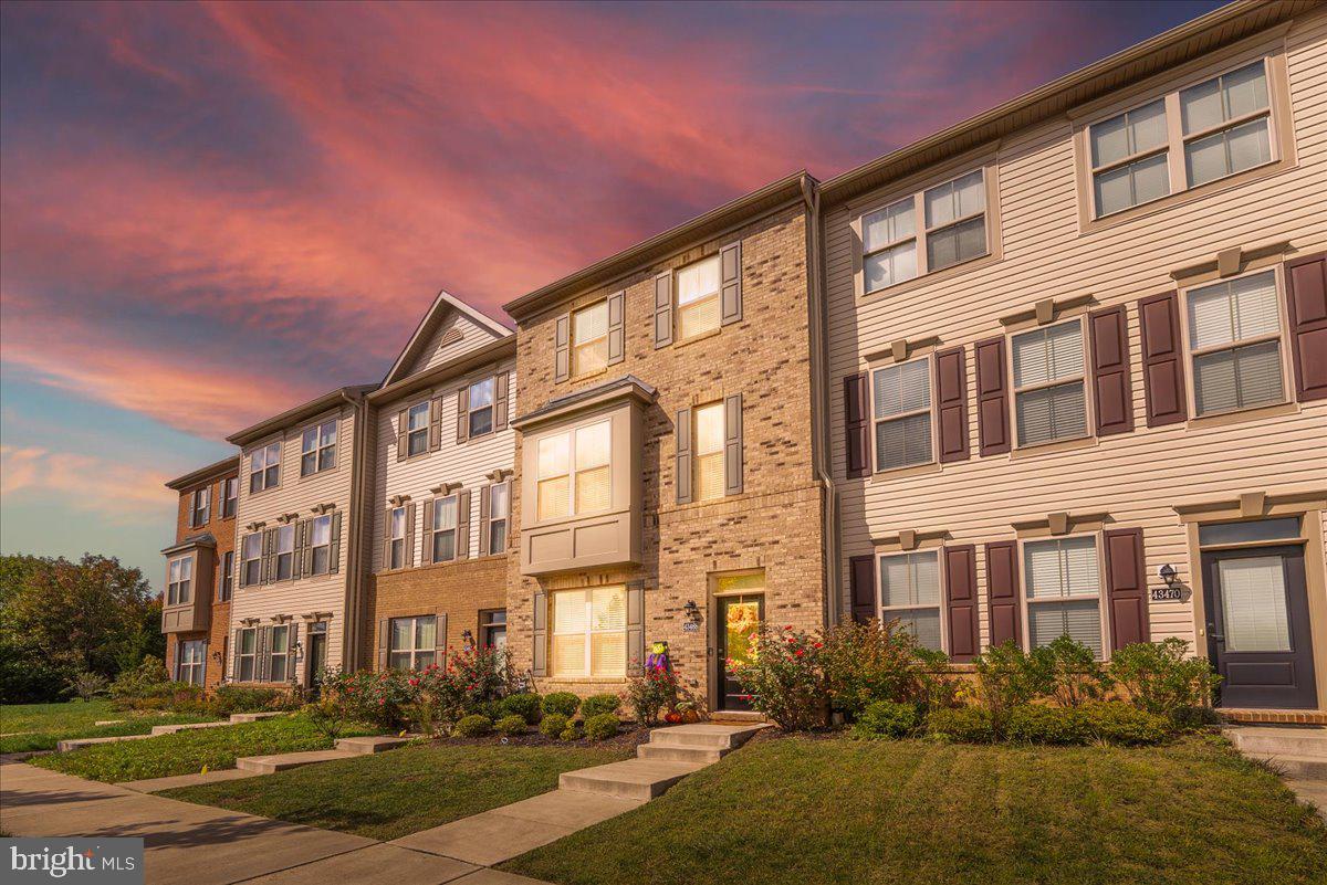 LOUDOUN PLACE - Residential