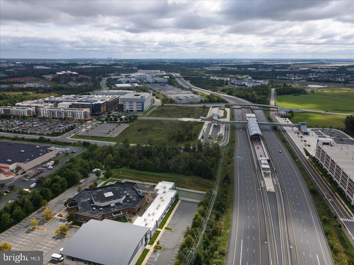 LOUDOUN PLACE - Residential