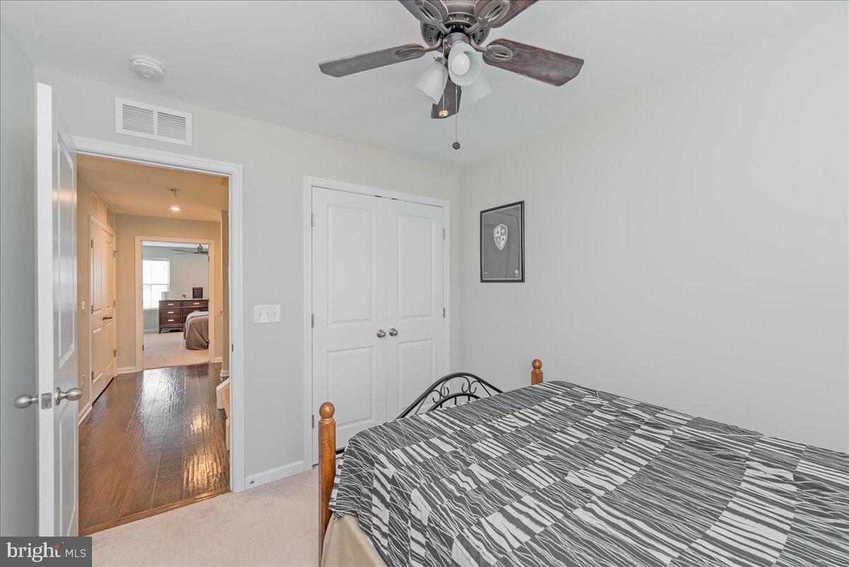 LOUDOUN PLACE - Residential