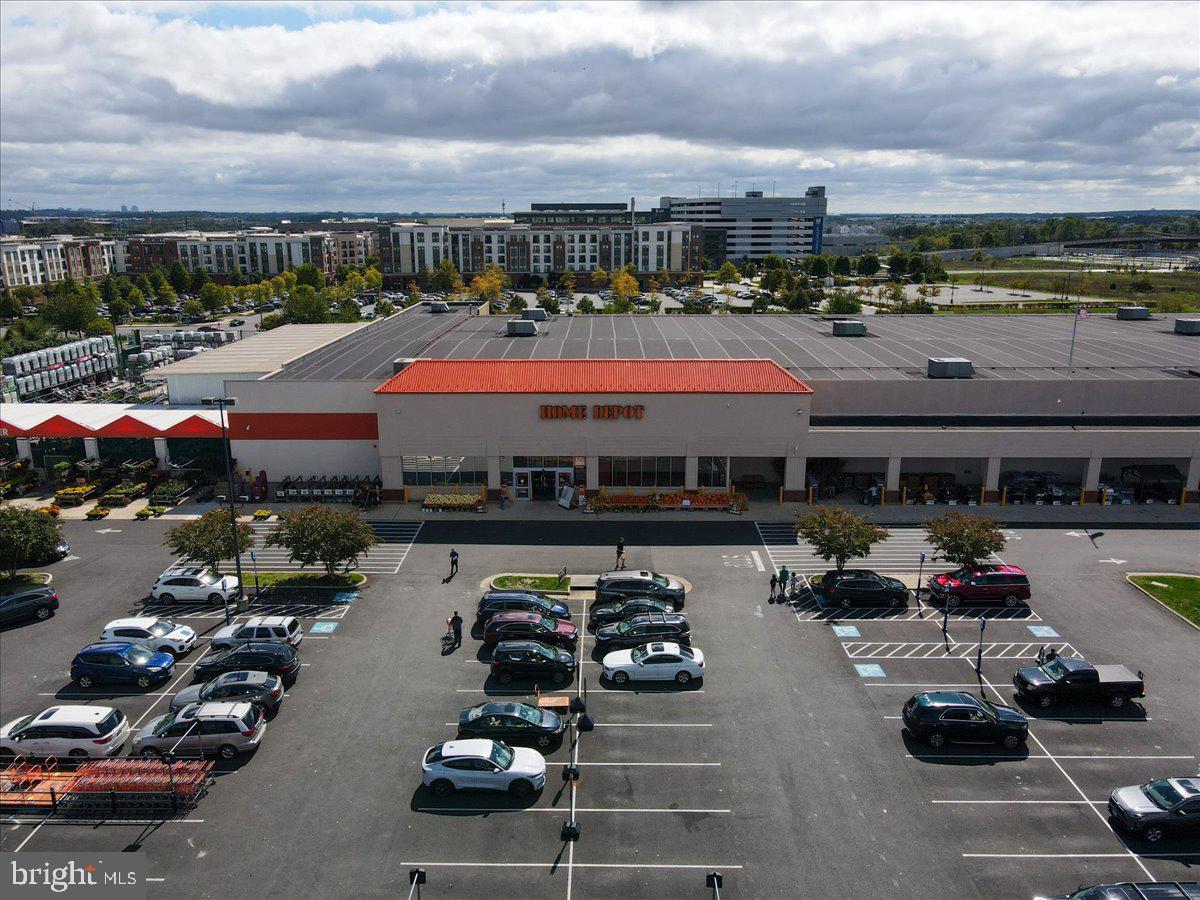 LOUDOUN PLACE - Residential