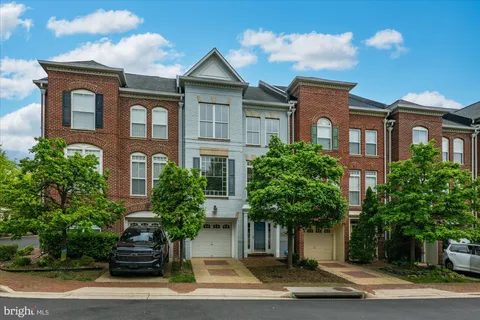 5267 Pocosin Lane, Alexandria, VA MLS: VAAX2042344