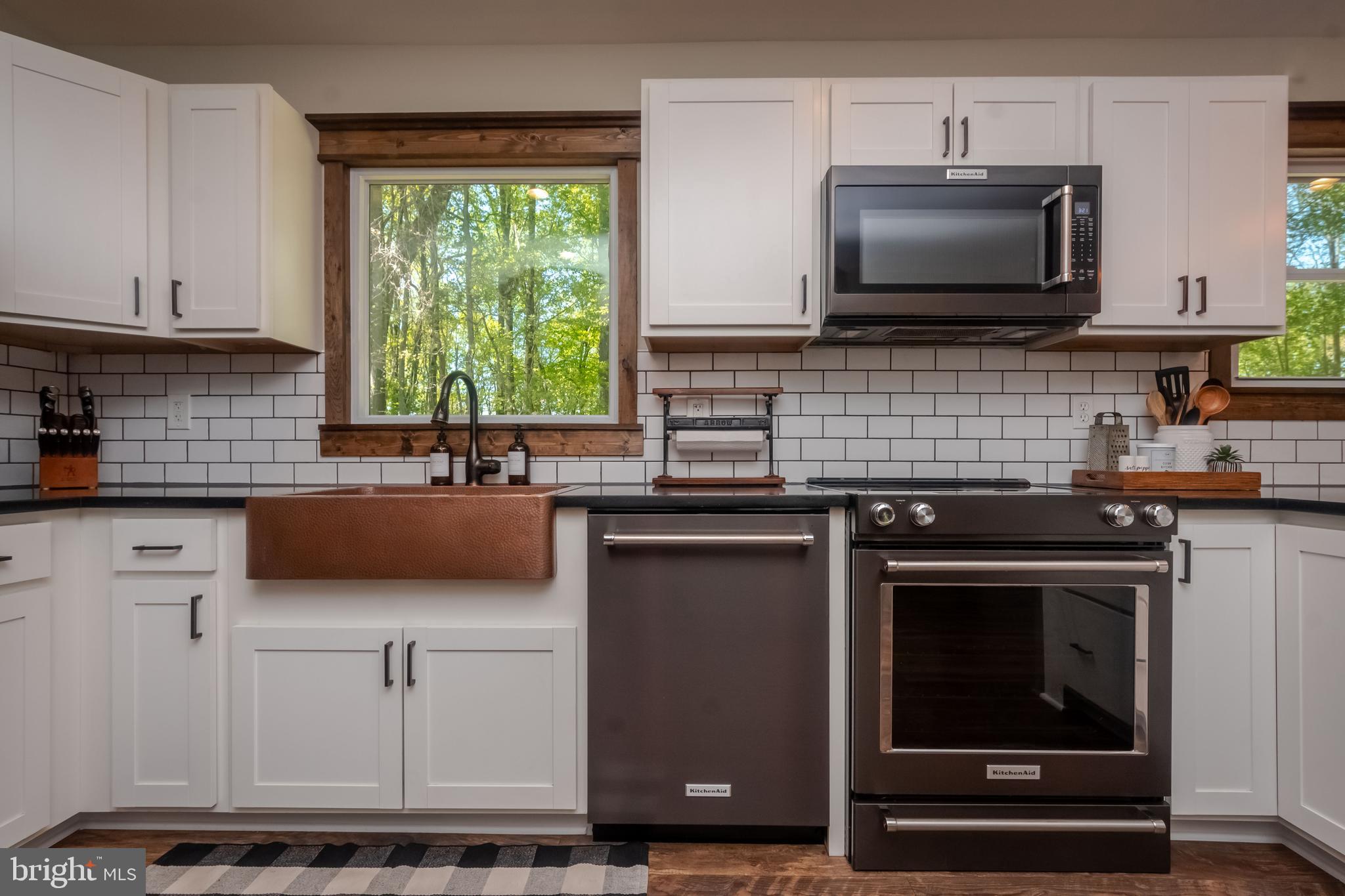 PERRY HALL MANOR - Residential