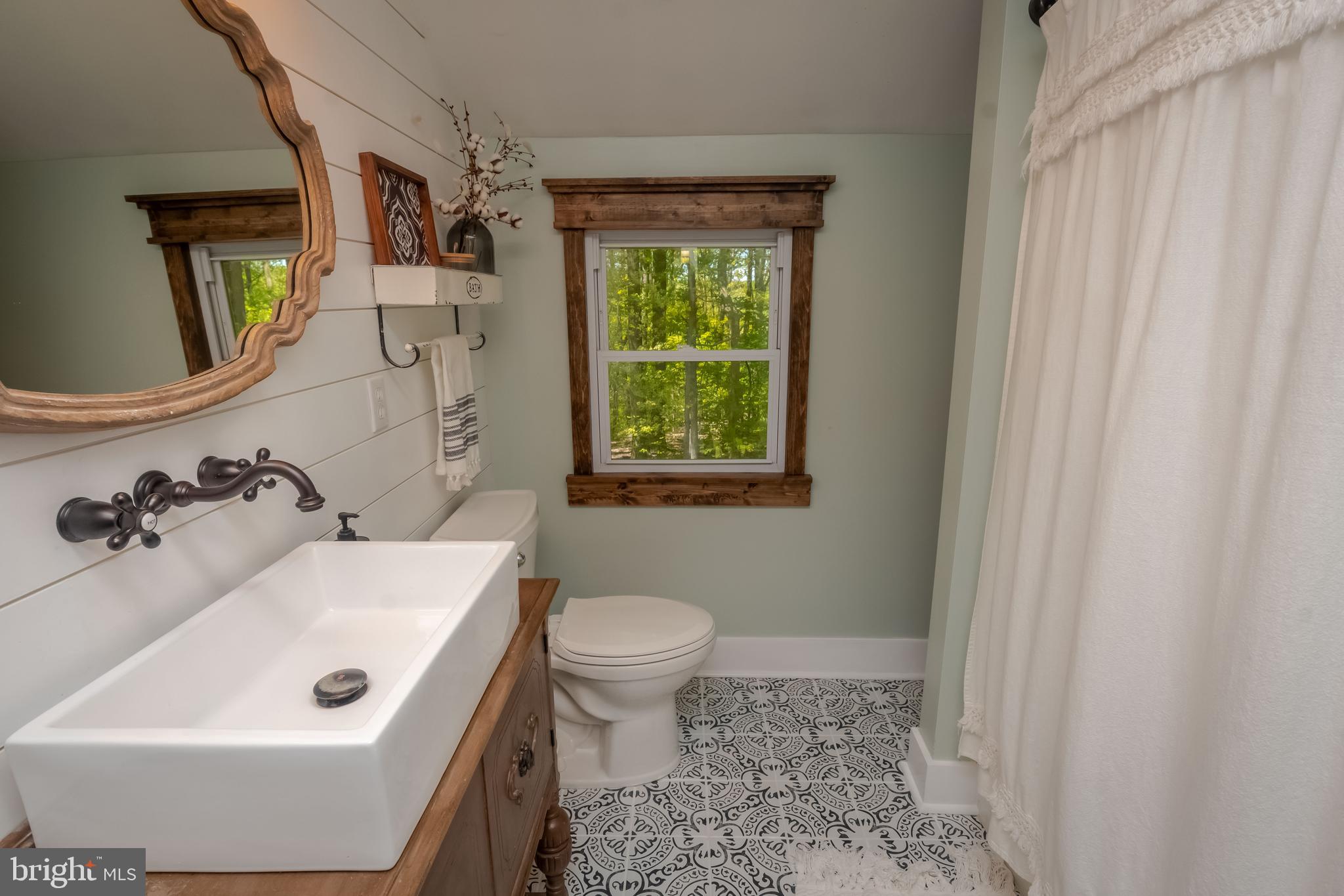 PERRY HALL MANOR - Residential