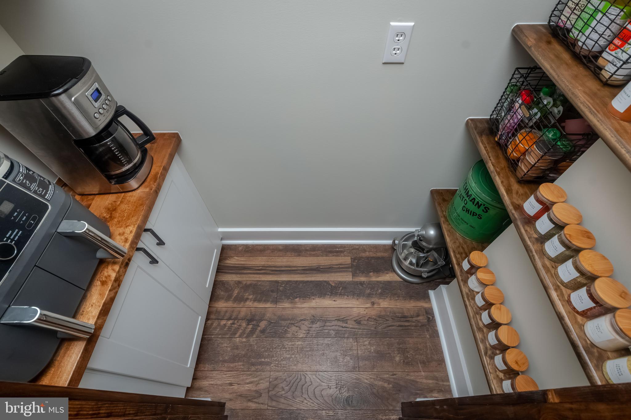 PERRY HALL MANOR - Residential