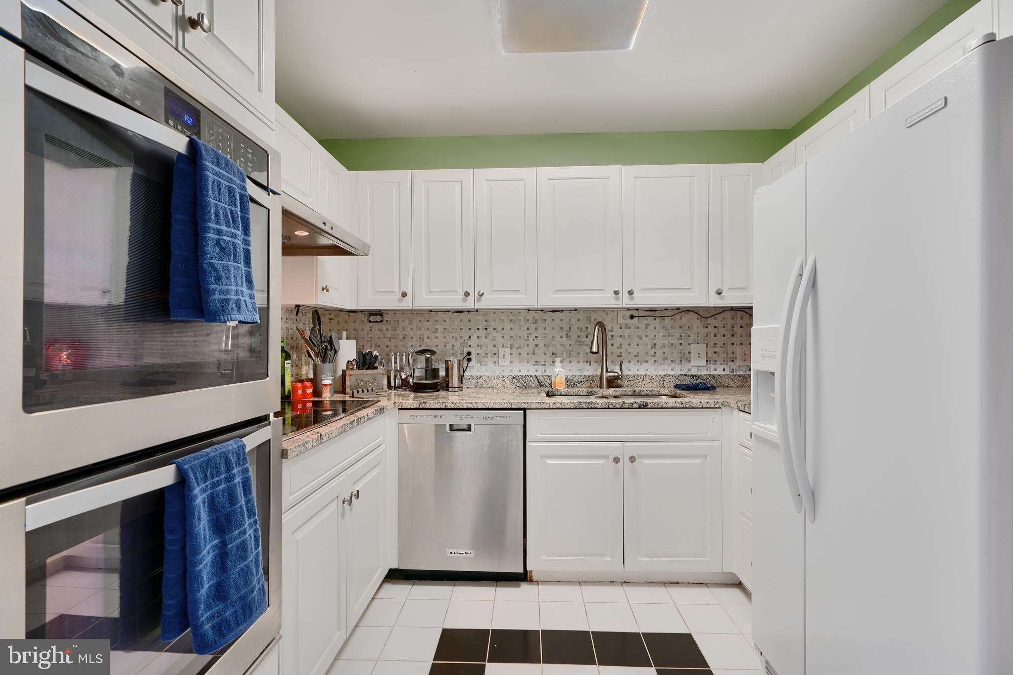 INNER HARBOR - Residential Lease