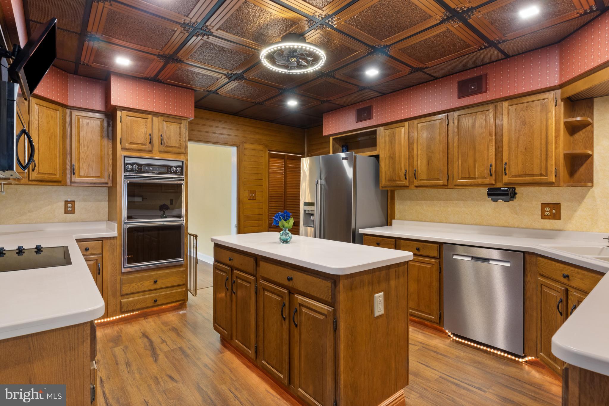 ELMWOOD - Residential