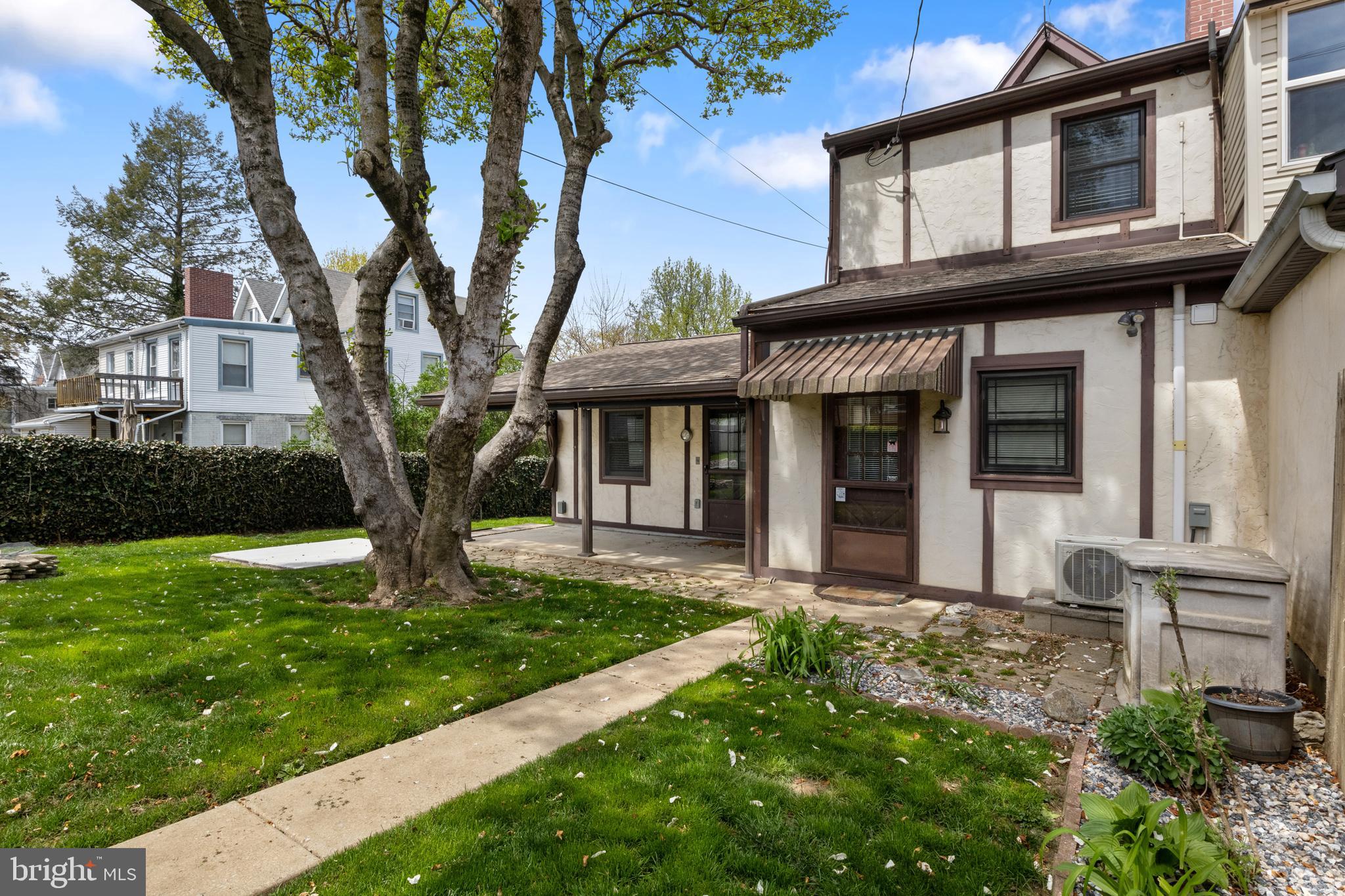 ELMWOOD - Residential