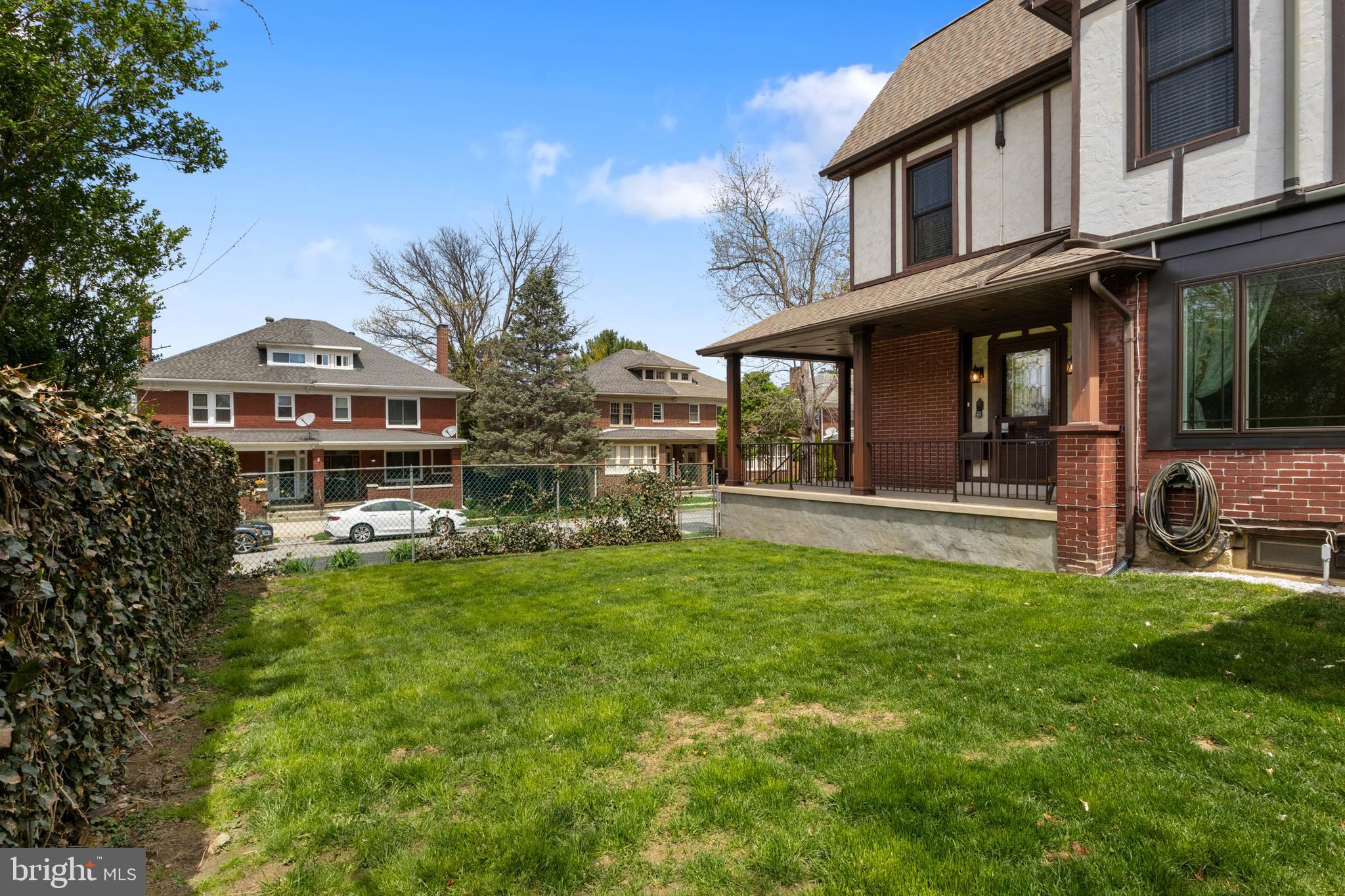 ELMWOOD - Residential