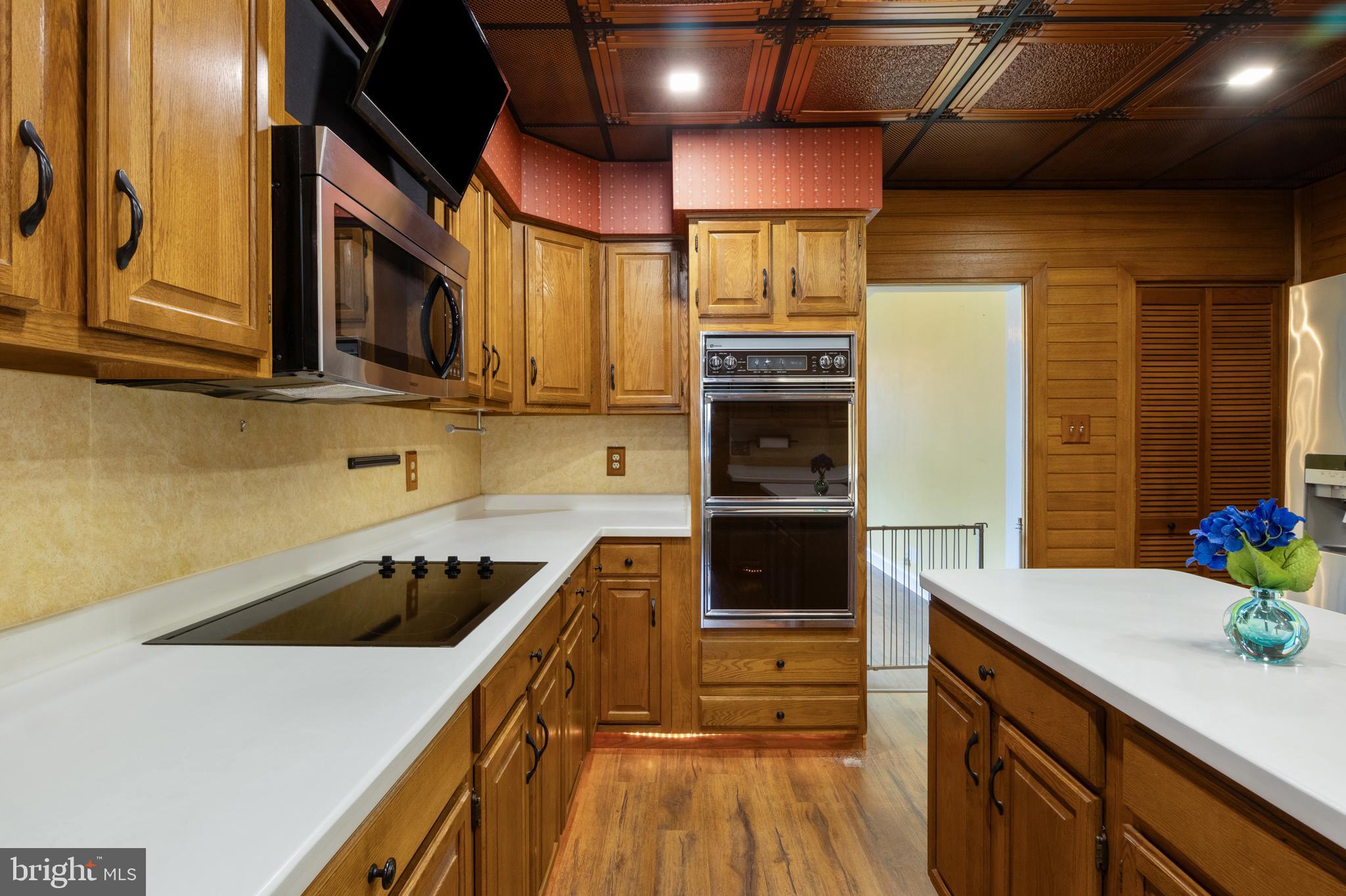 ELMWOOD - Residential