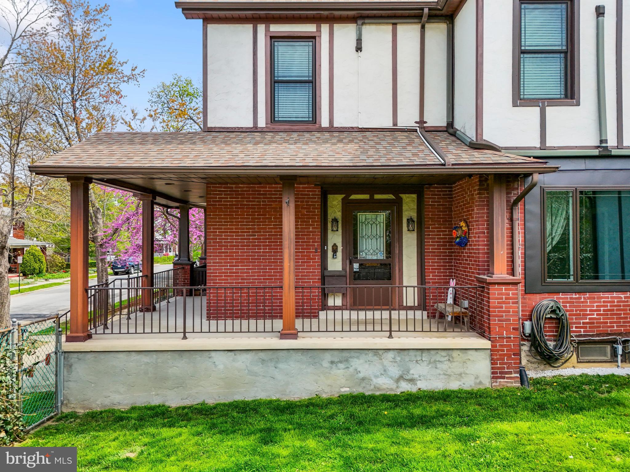 ELMWOOD - Residential