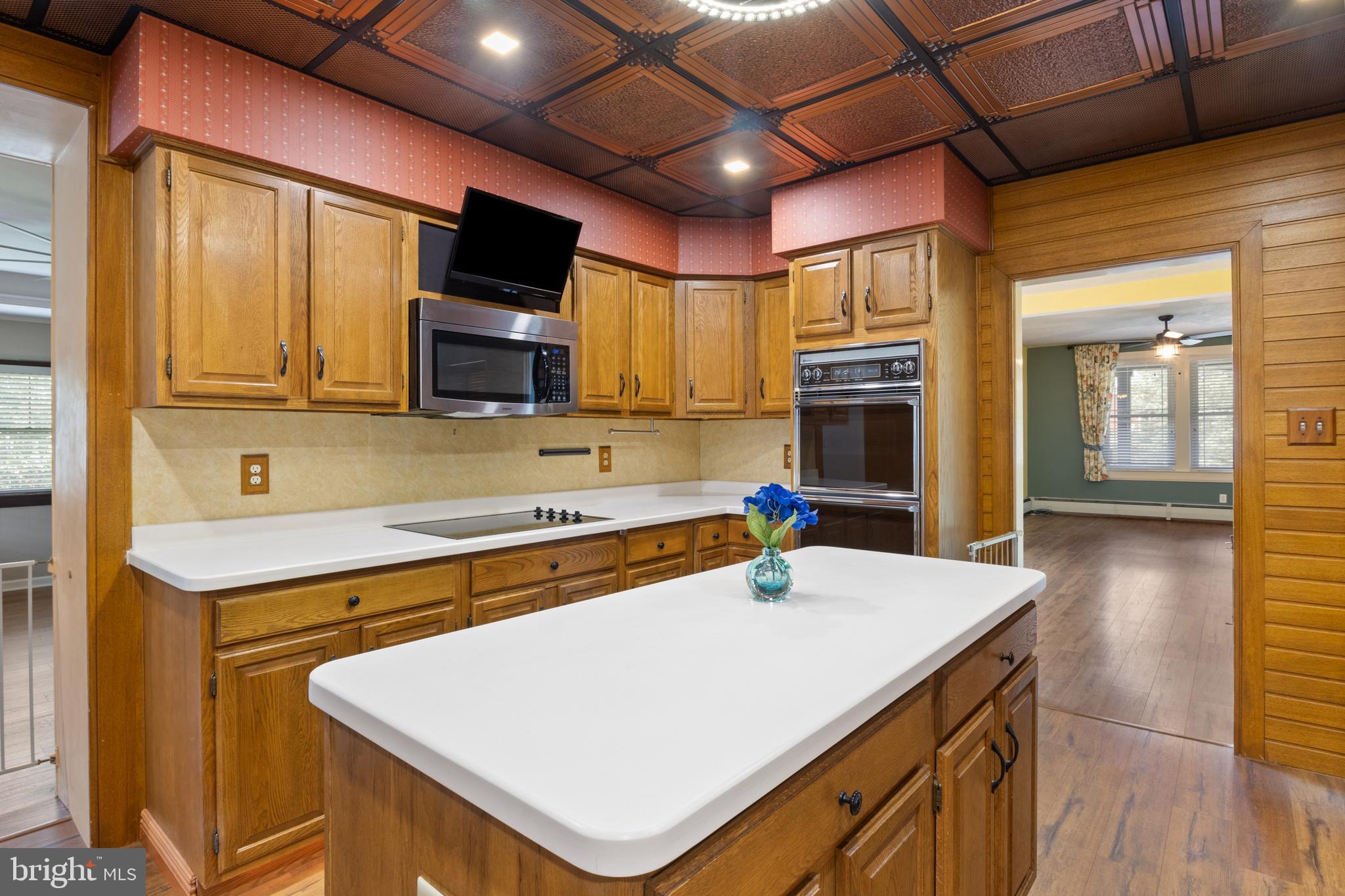 ELMWOOD - Residential