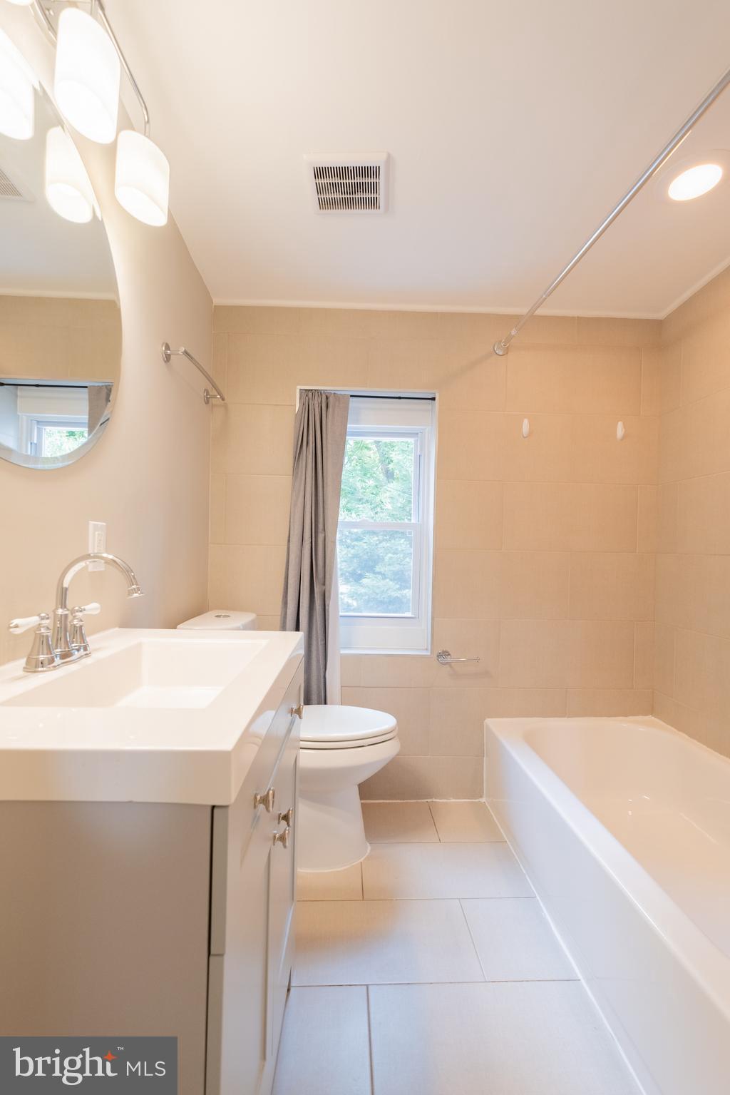 GRADUATE HOSPITAL - Residential Lease