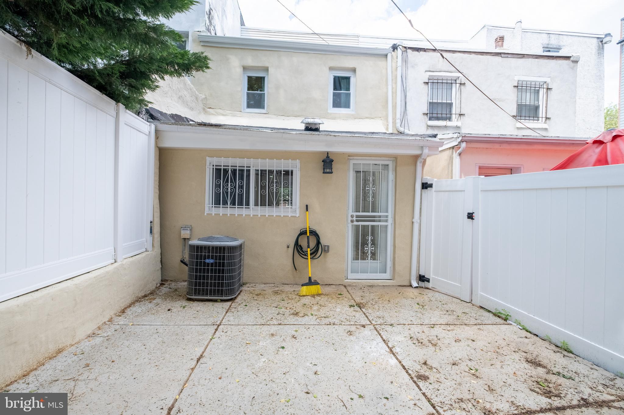 GRADUATE HOSPITAL - Residential Lease