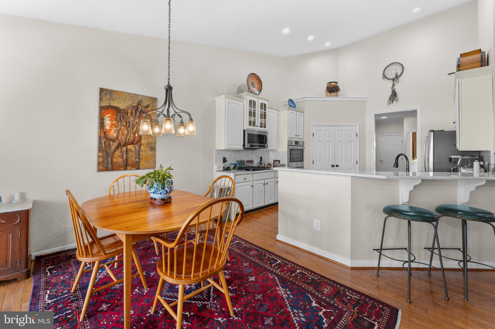 COUNTRY CLUB ESTATES - Residential