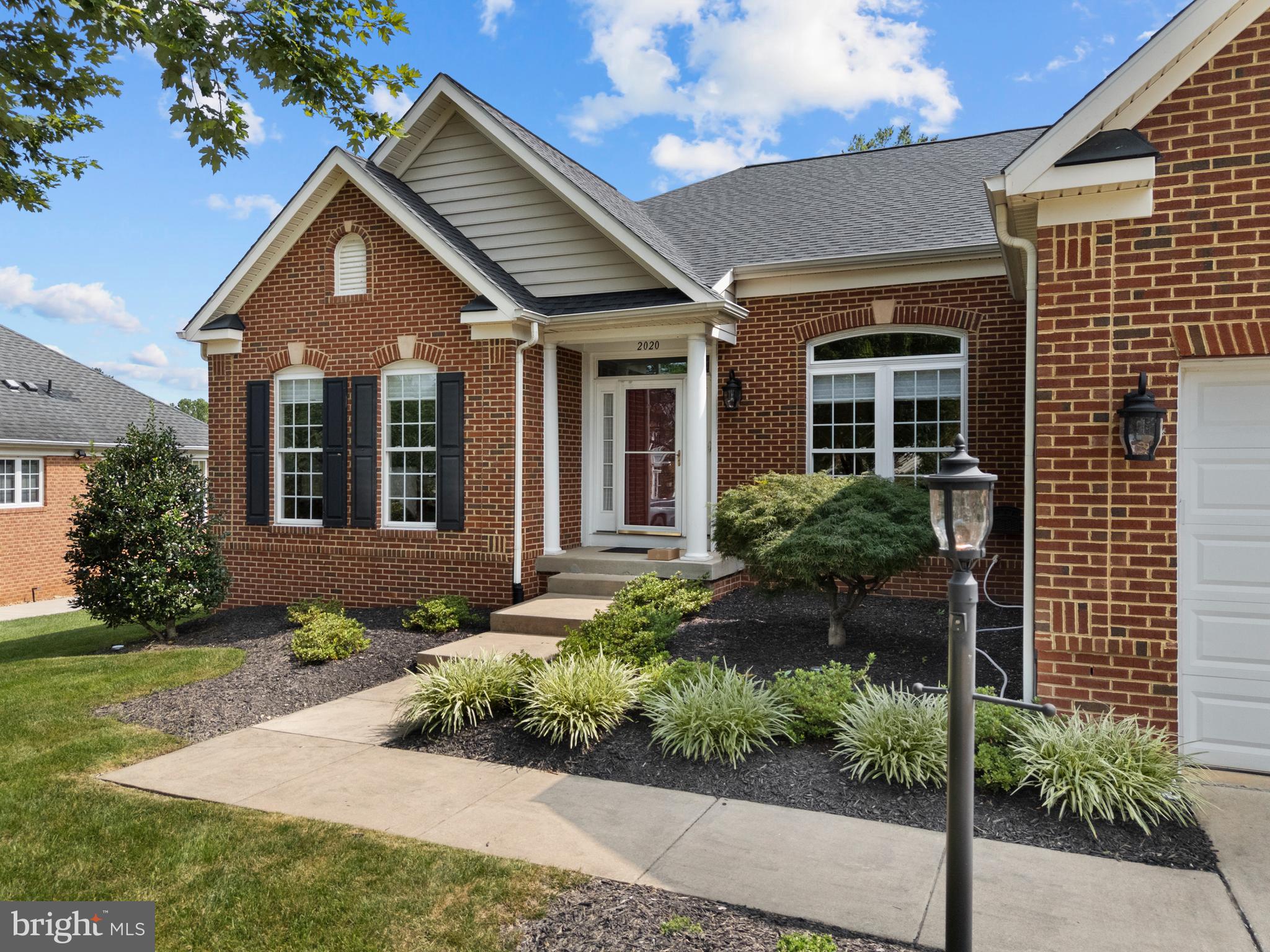 COUNTRY CLUB ESTATES - Residential