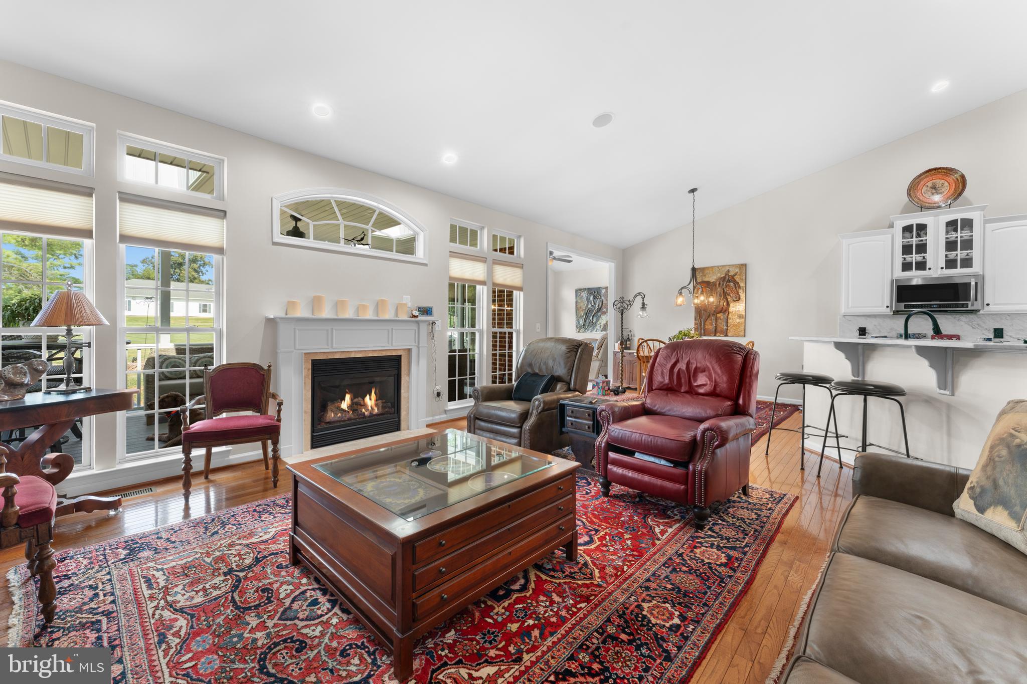 COUNTRY CLUB ESTATES - Residential