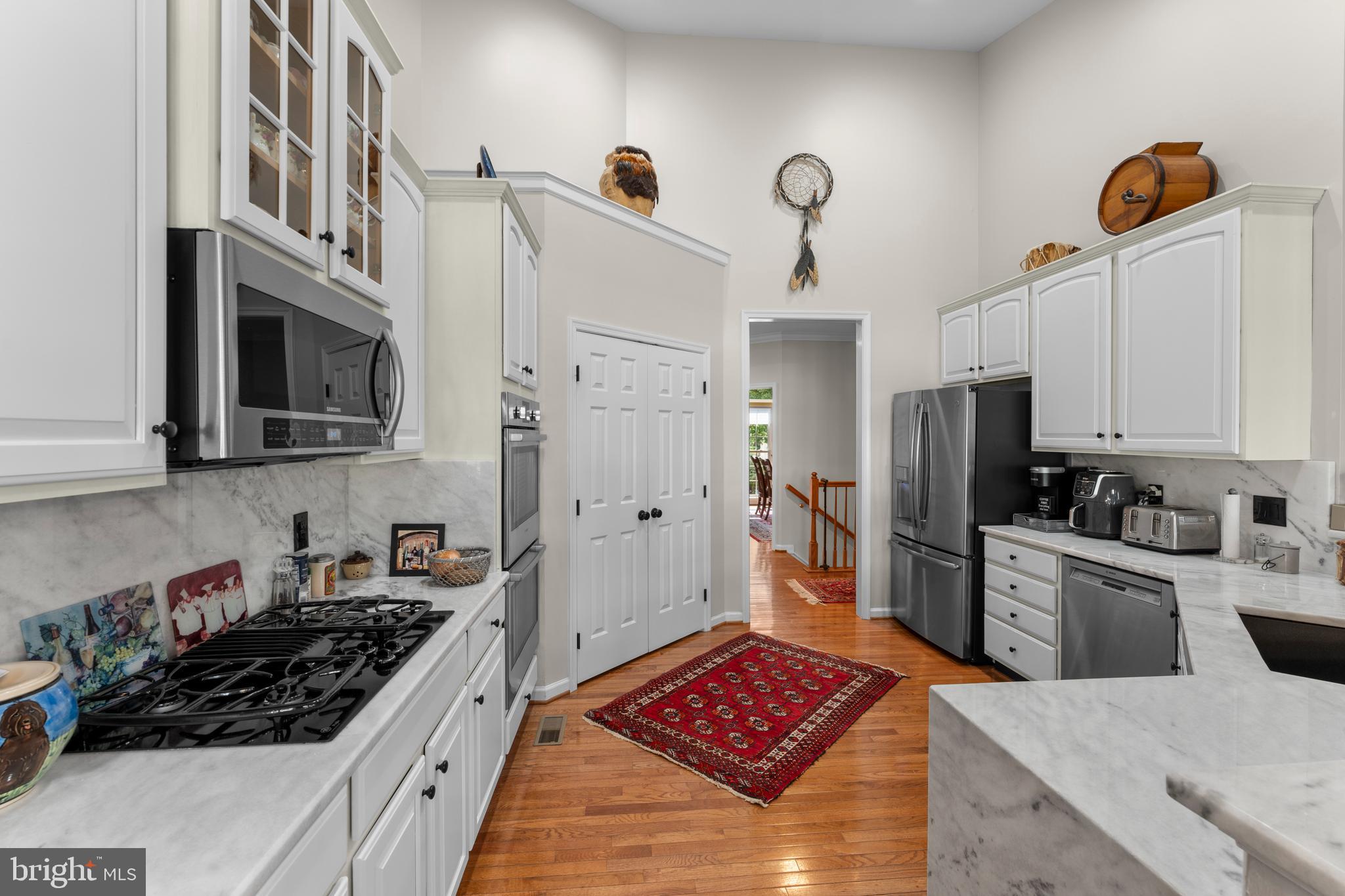 COUNTRY CLUB ESTATES - Residential