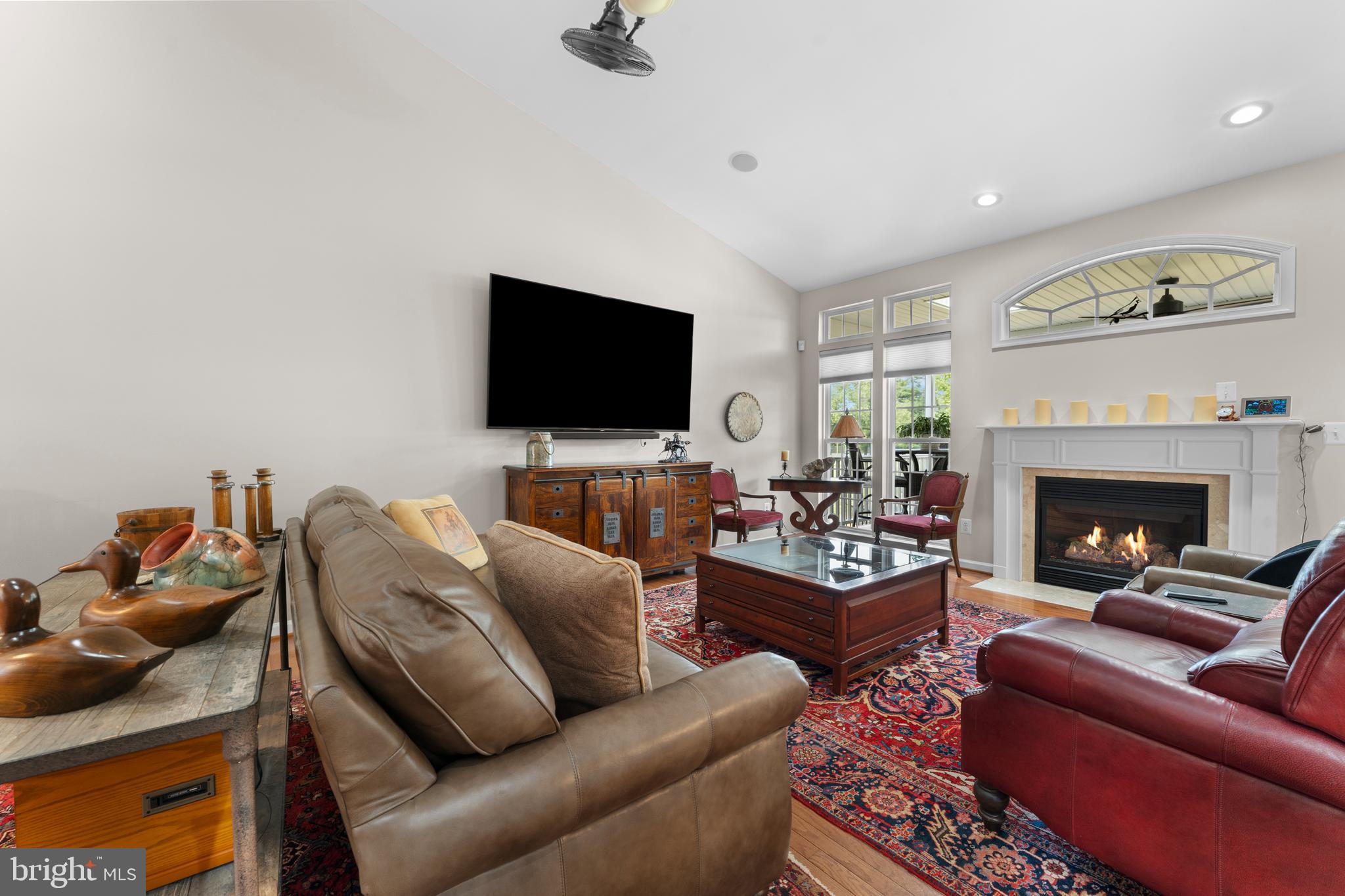 COUNTRY CLUB ESTATES - Residential