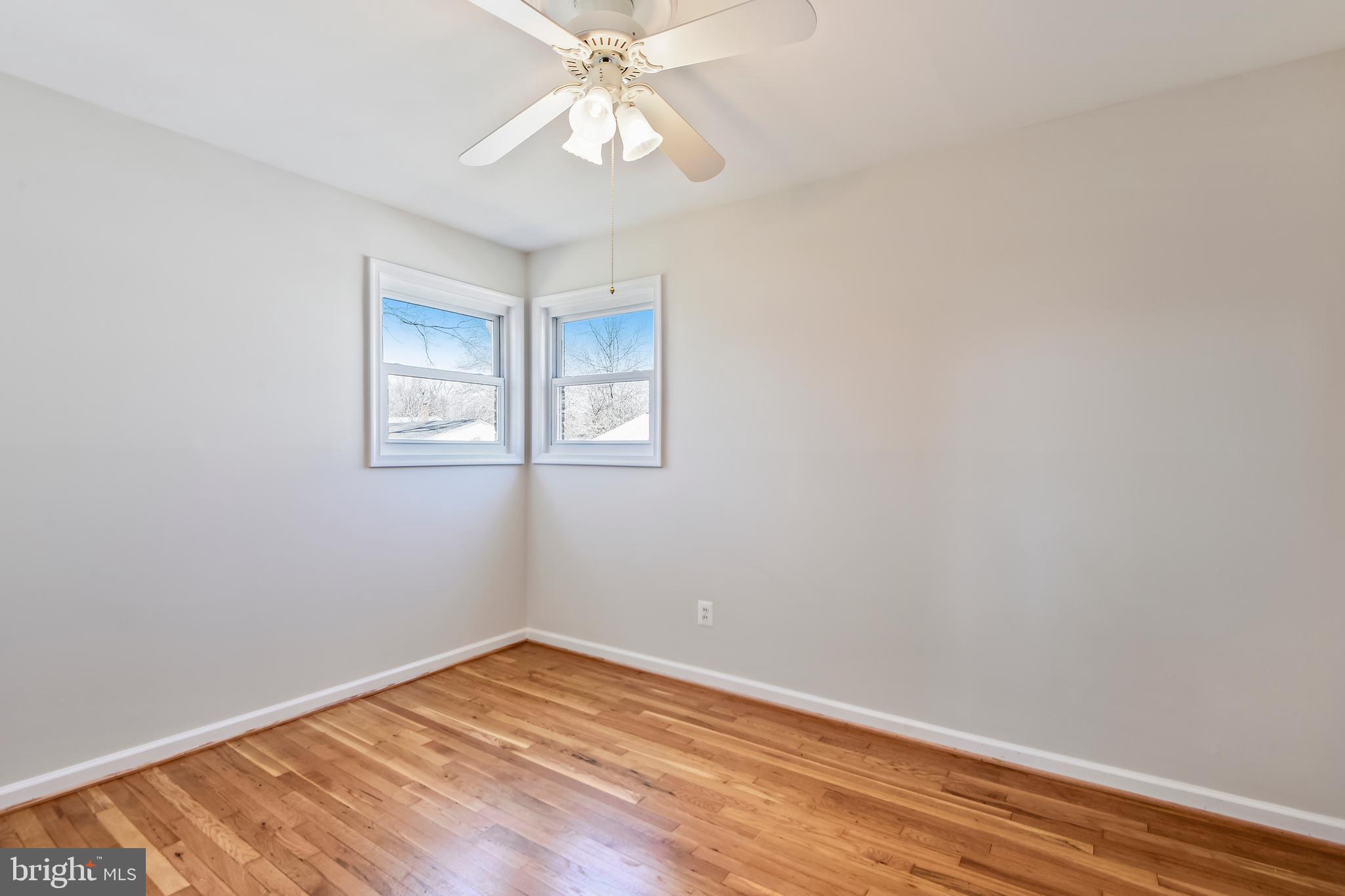 LYNBROOK - Residential