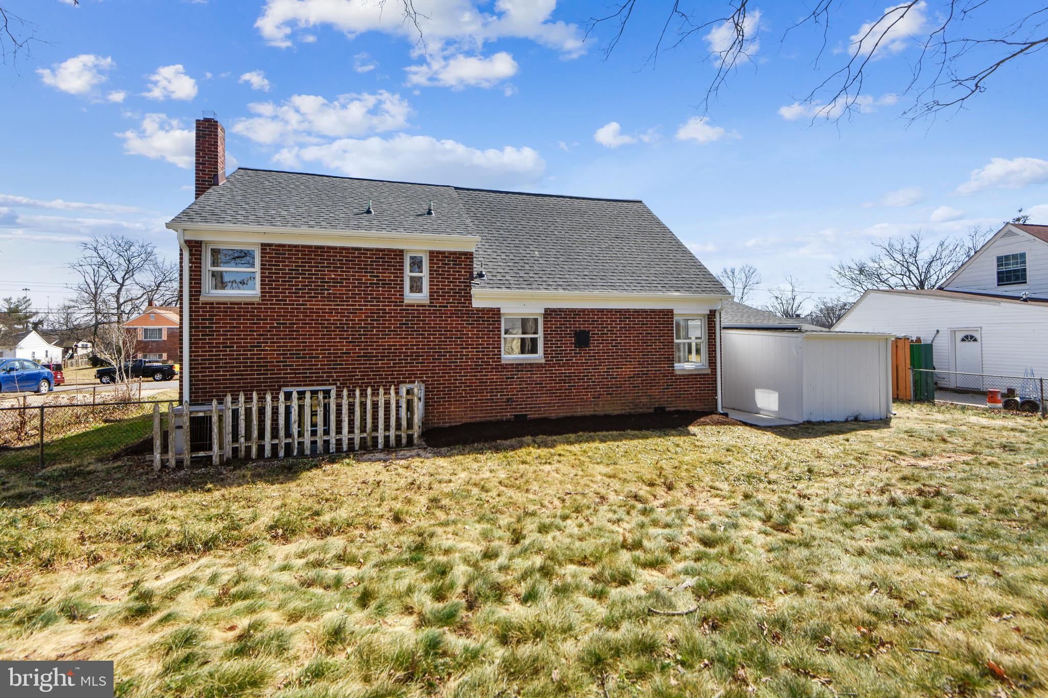 LYNBROOK - Residential