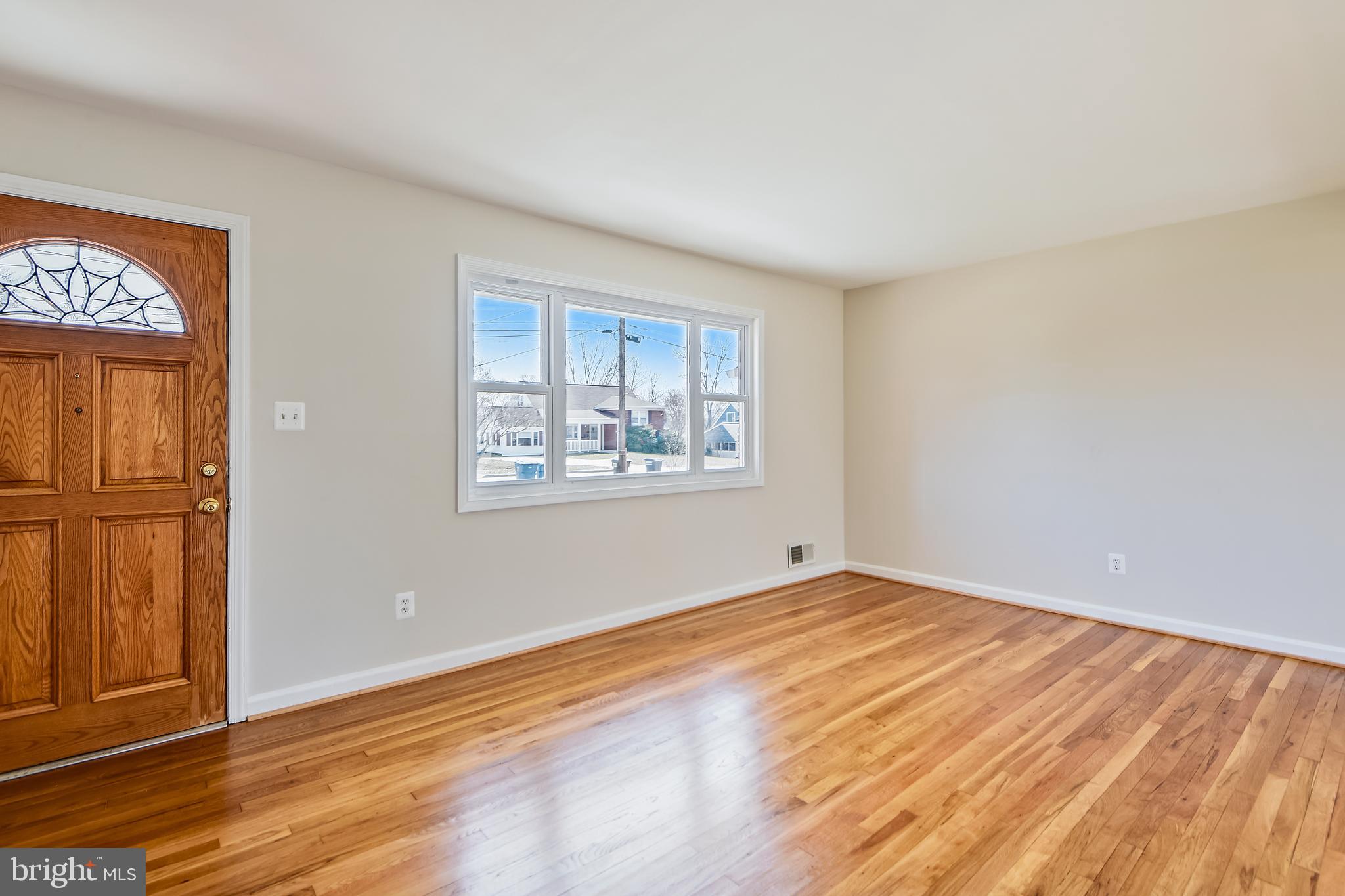 LYNBROOK - Residential