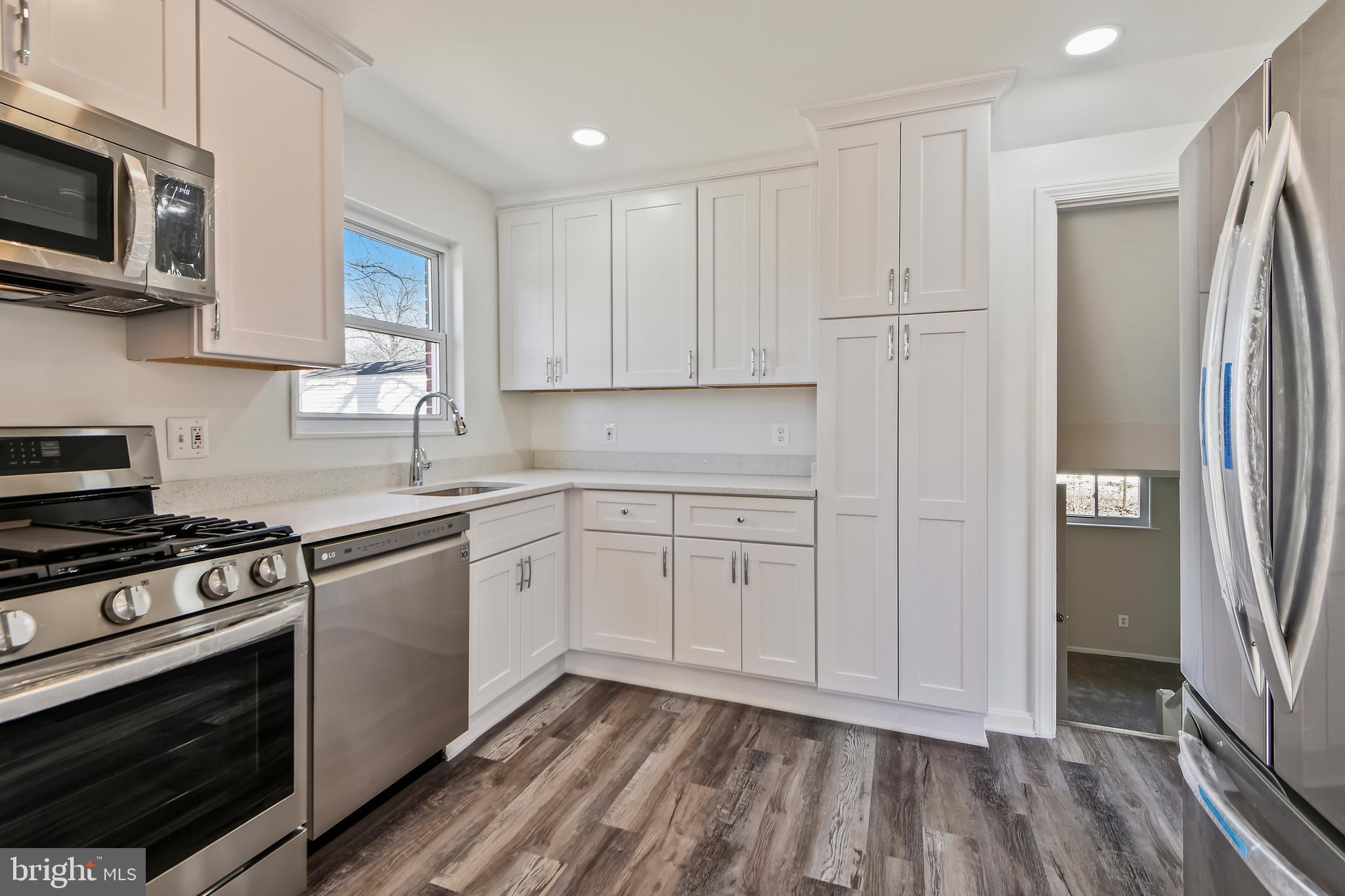 LYNBROOK - Residential