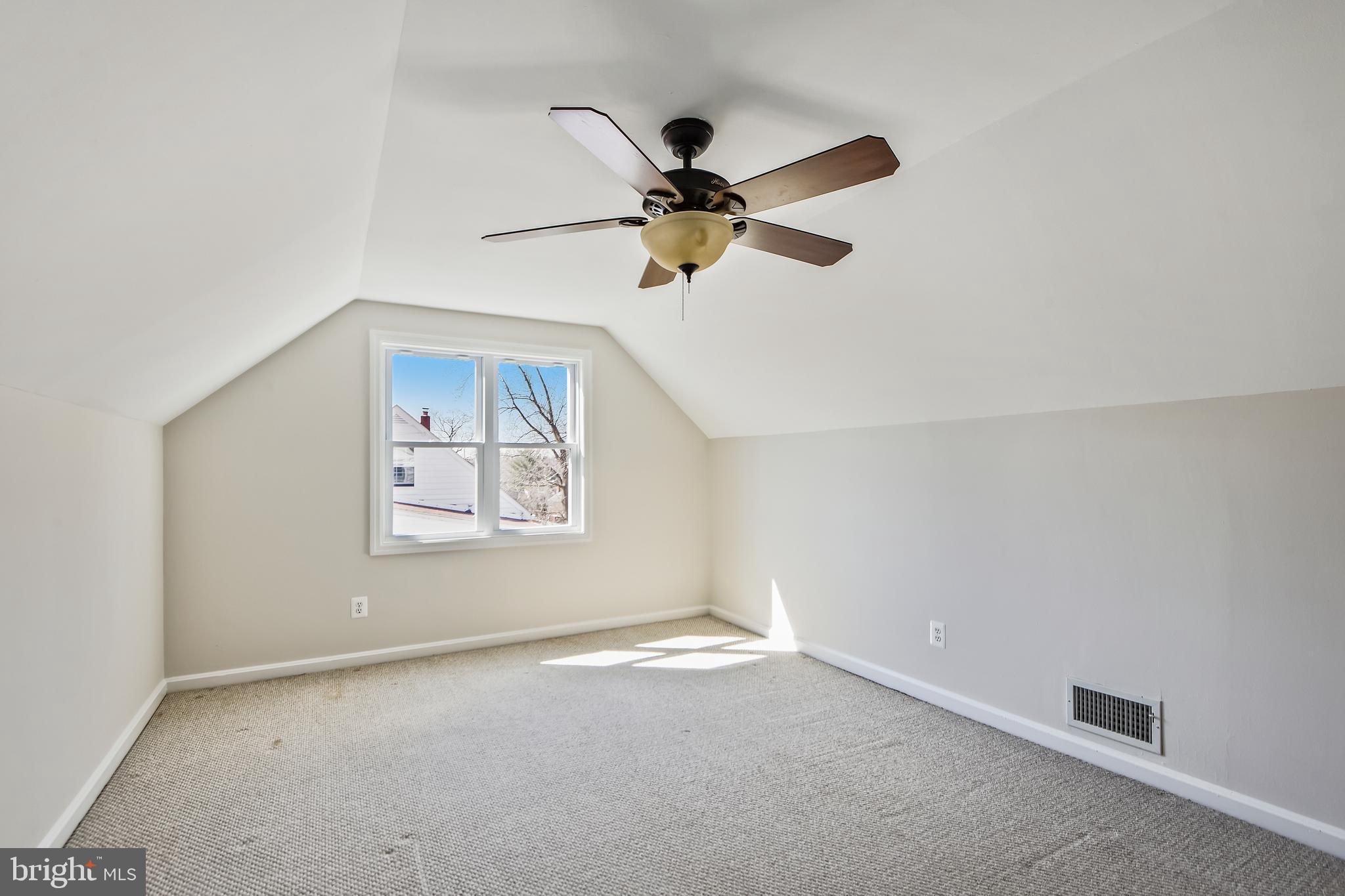 LYNBROOK - Residential