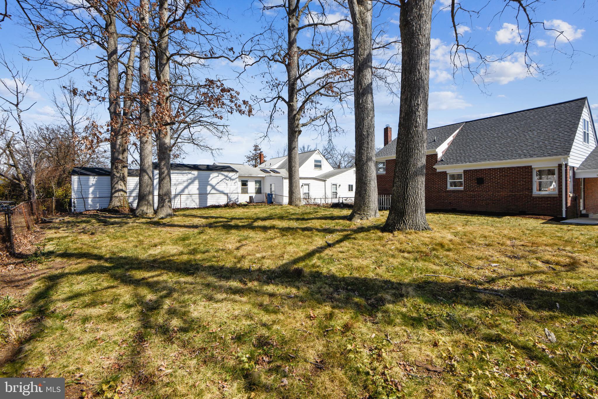 LYNBROOK - Residential