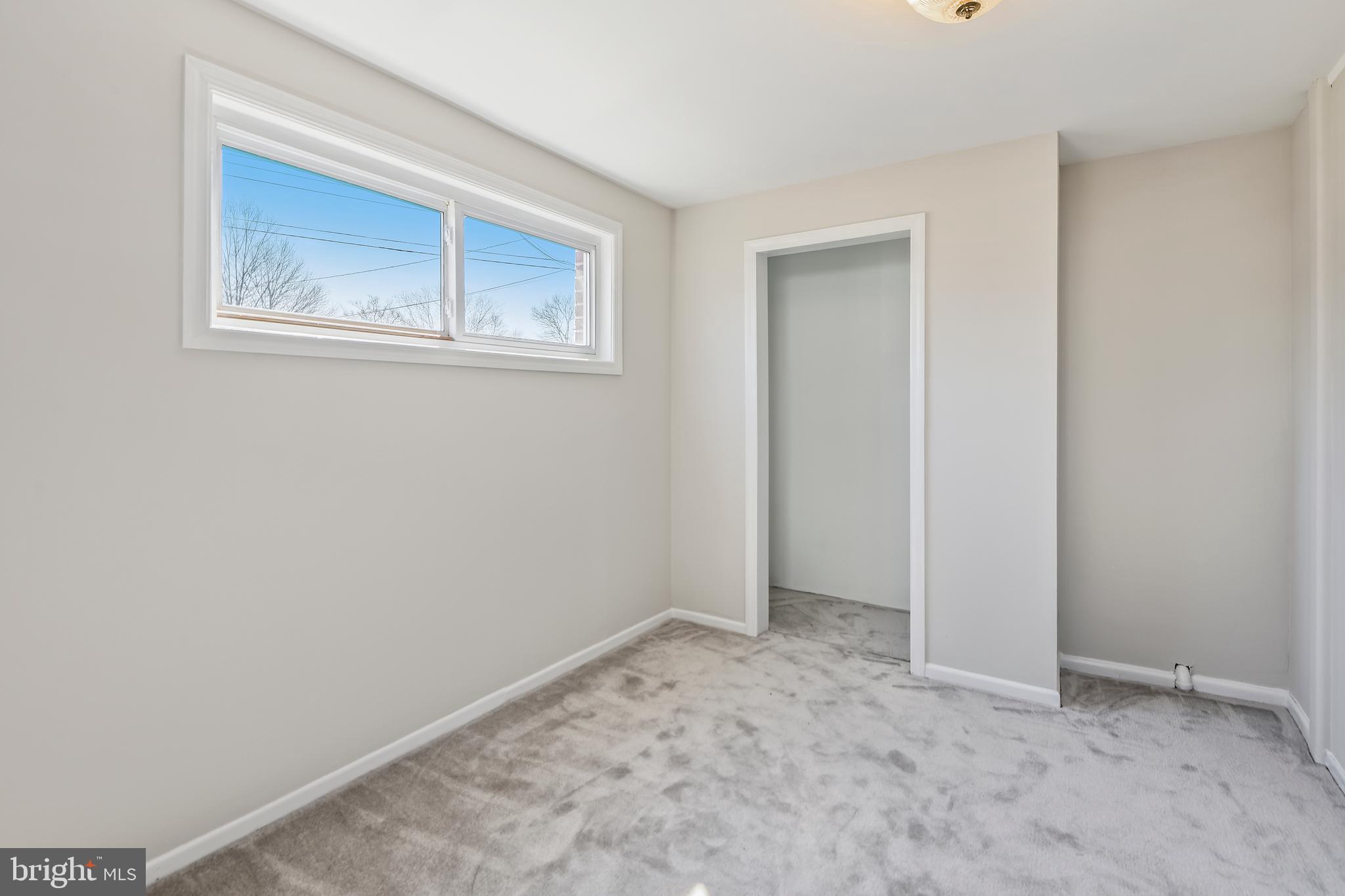 LYNBROOK - Residential