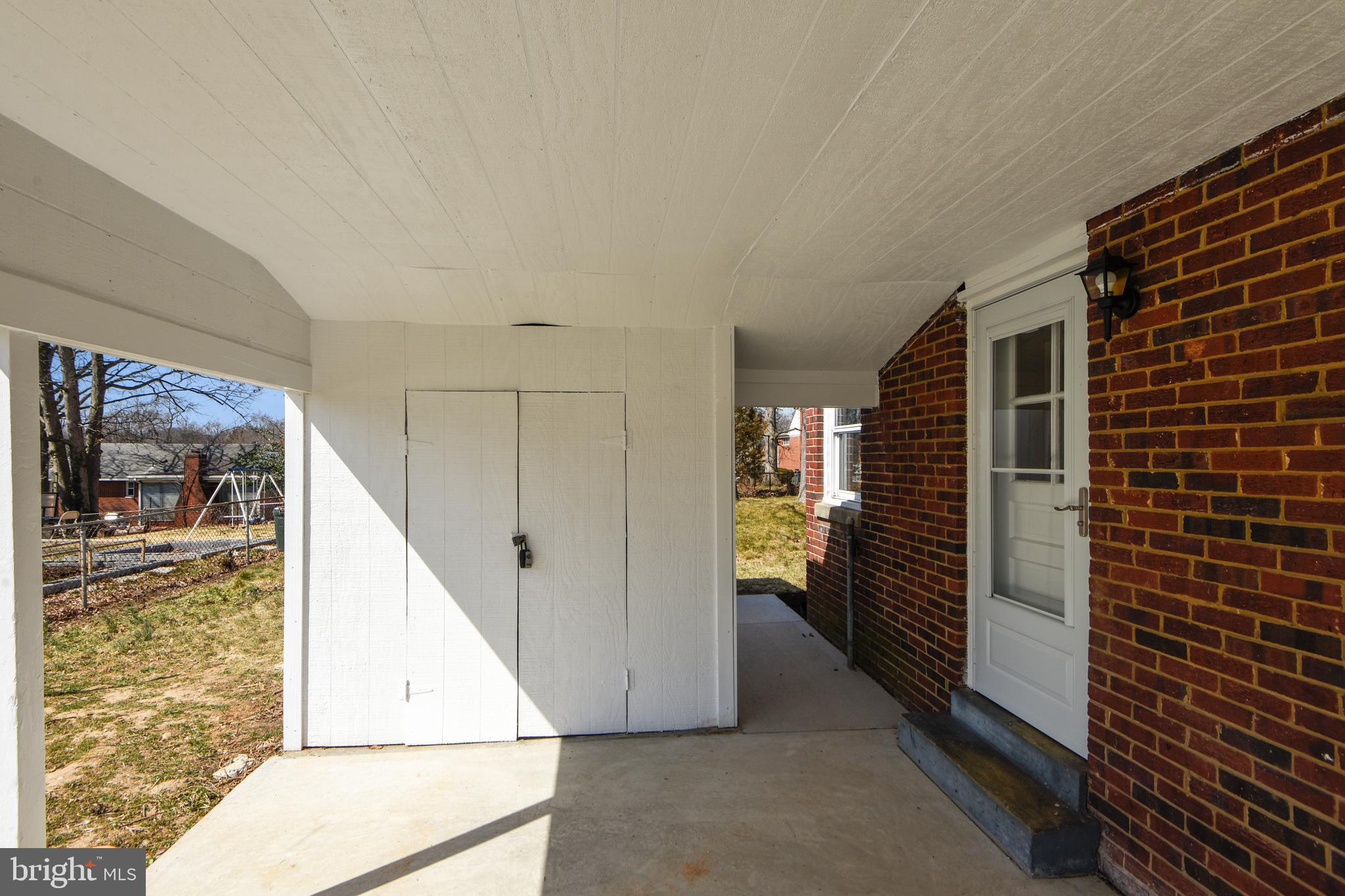 LYNBROOK - Residential