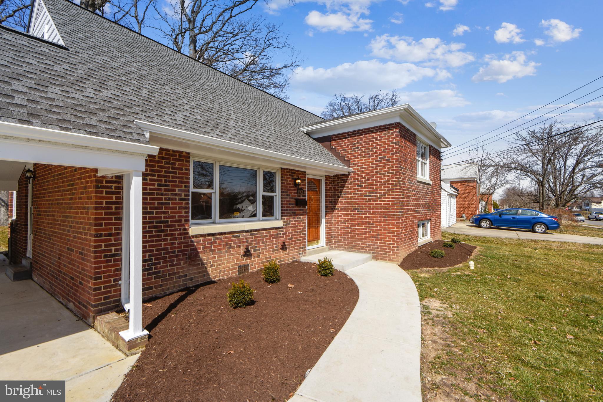 LYNBROOK - Residential