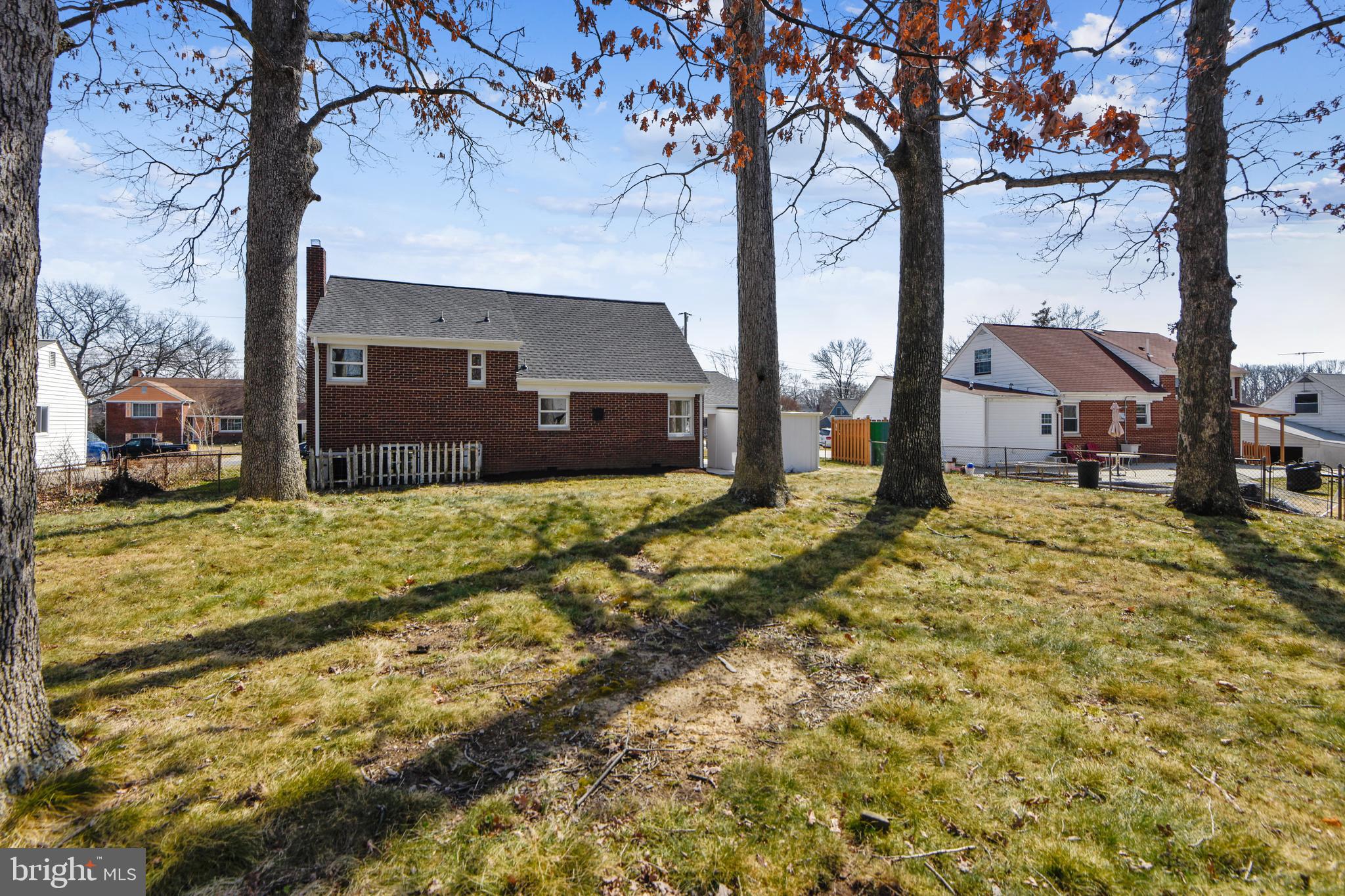 LYNBROOK - Residential