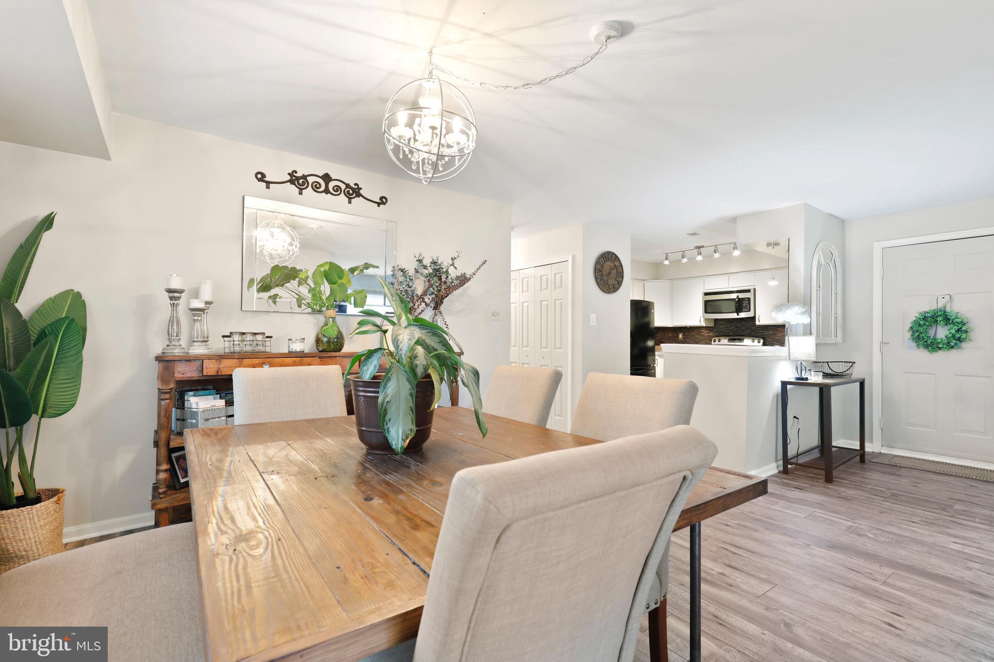 RIVERCHASE CONDOS - Residential