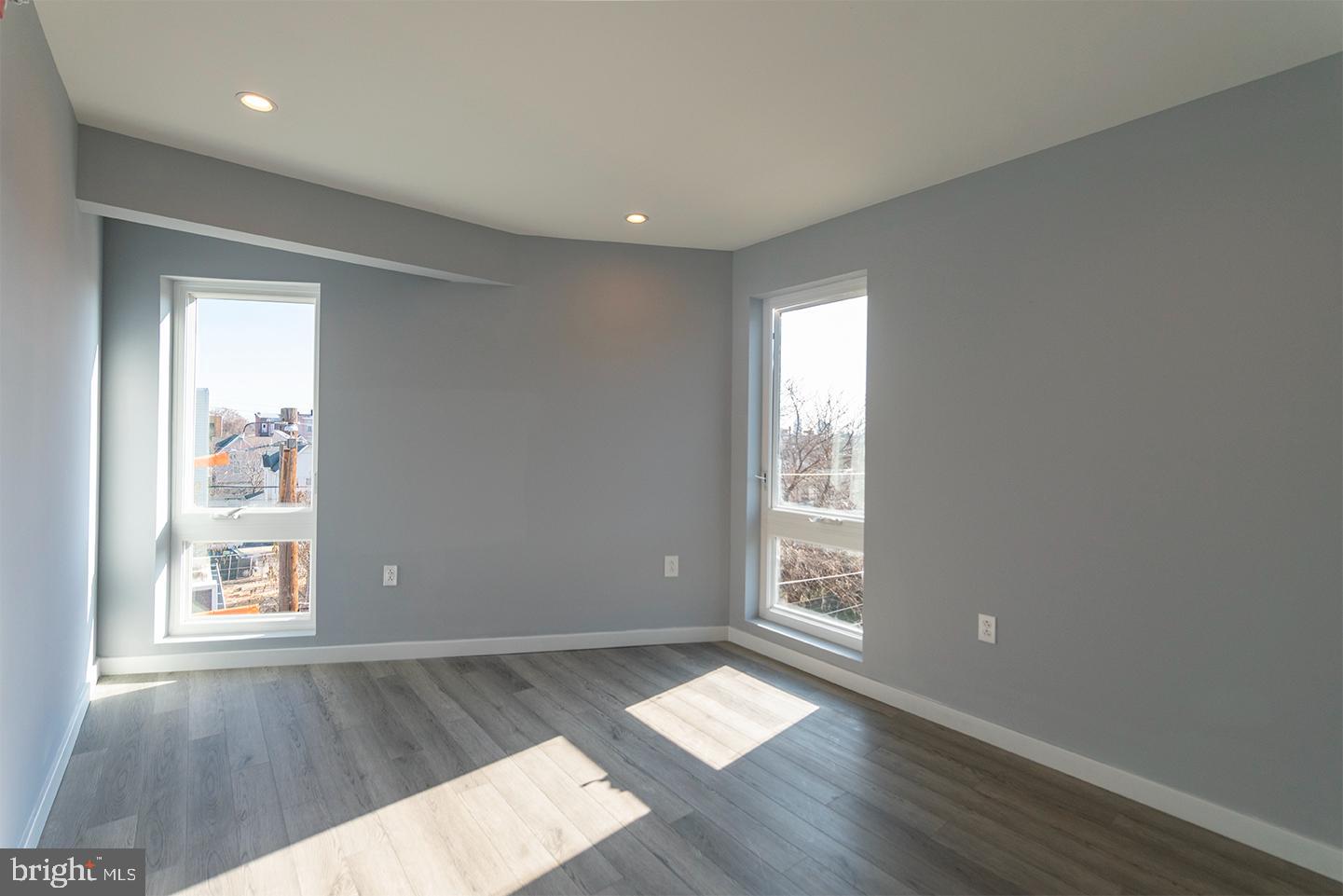 TEMPLE UNIVERSITY - Residential Lease