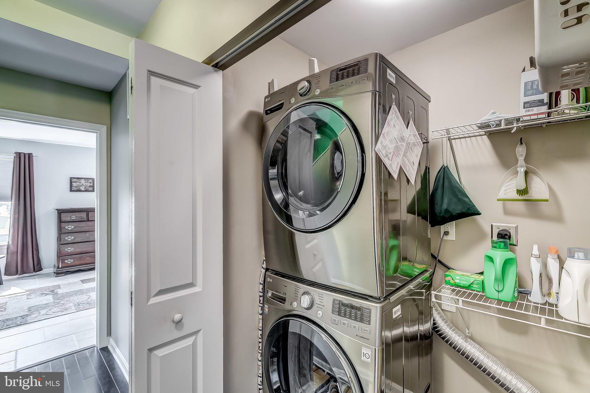 ATHENA SQUARE - Residential