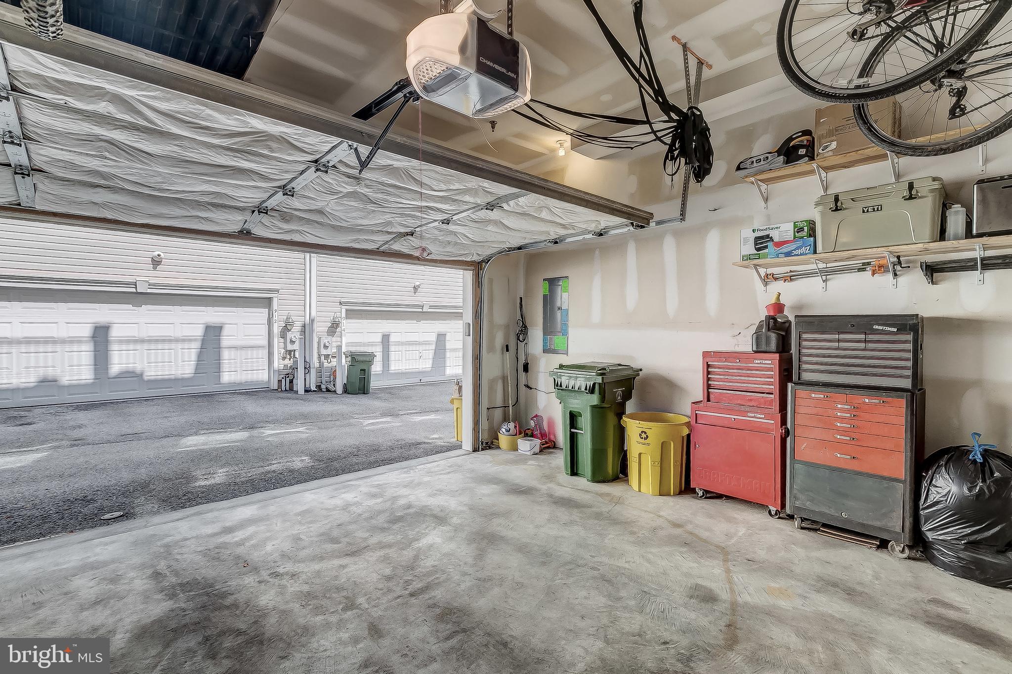 ATHENA SQUARE - Residential