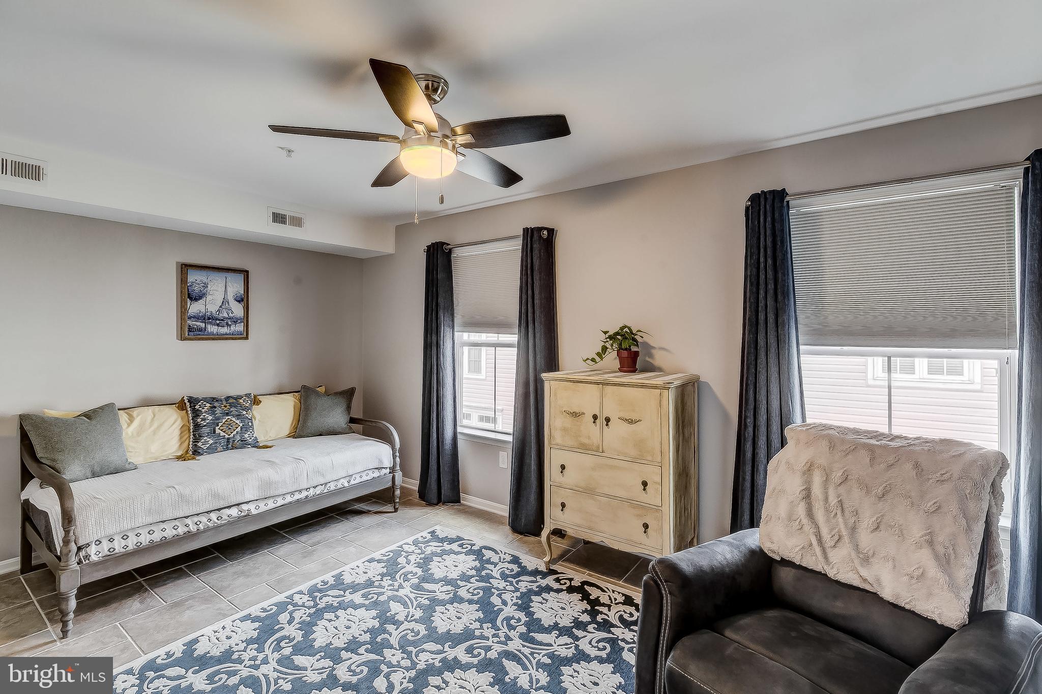 ATHENA SQUARE - Residential