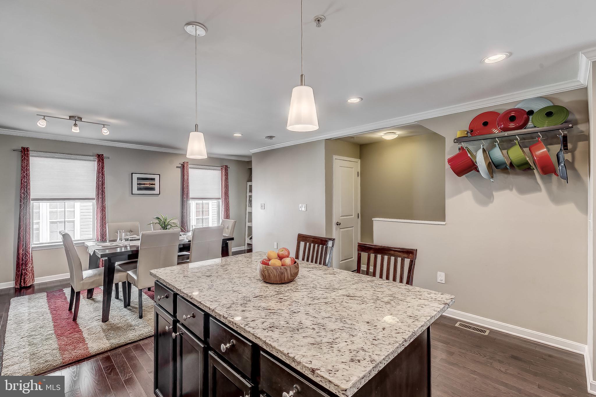 ATHENA SQUARE - Residential