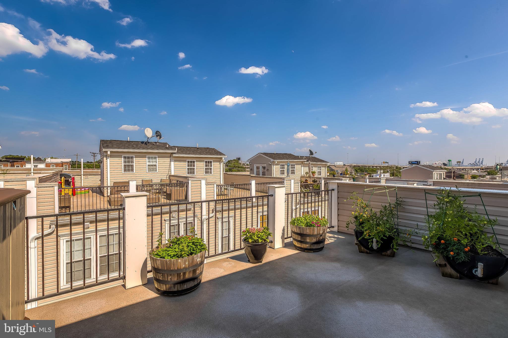 ATHENA SQUARE - Residential